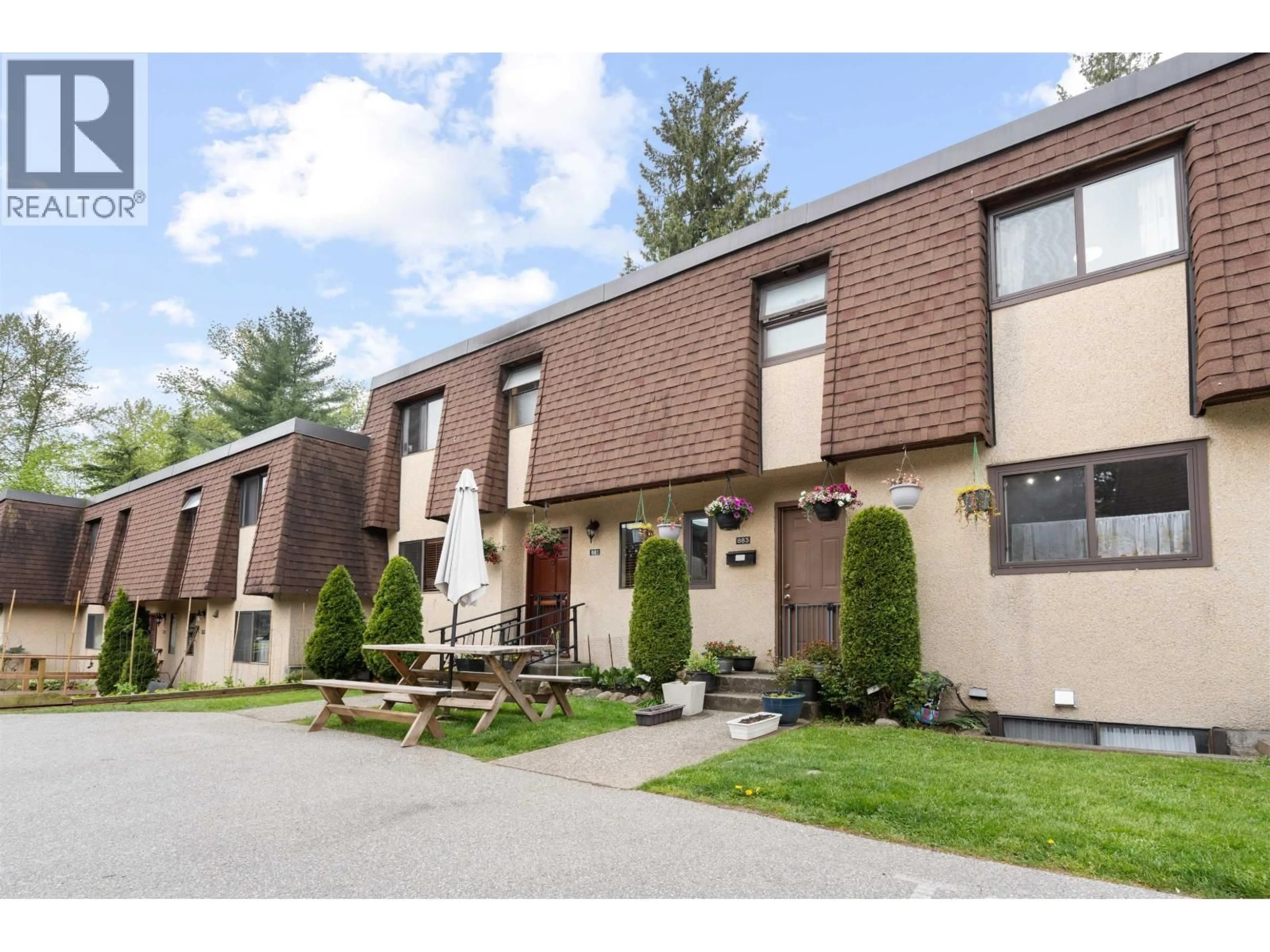 Patio, street for 883 OLD LILLOOET ROAD, North Vancouver British Columbia V7J2H6