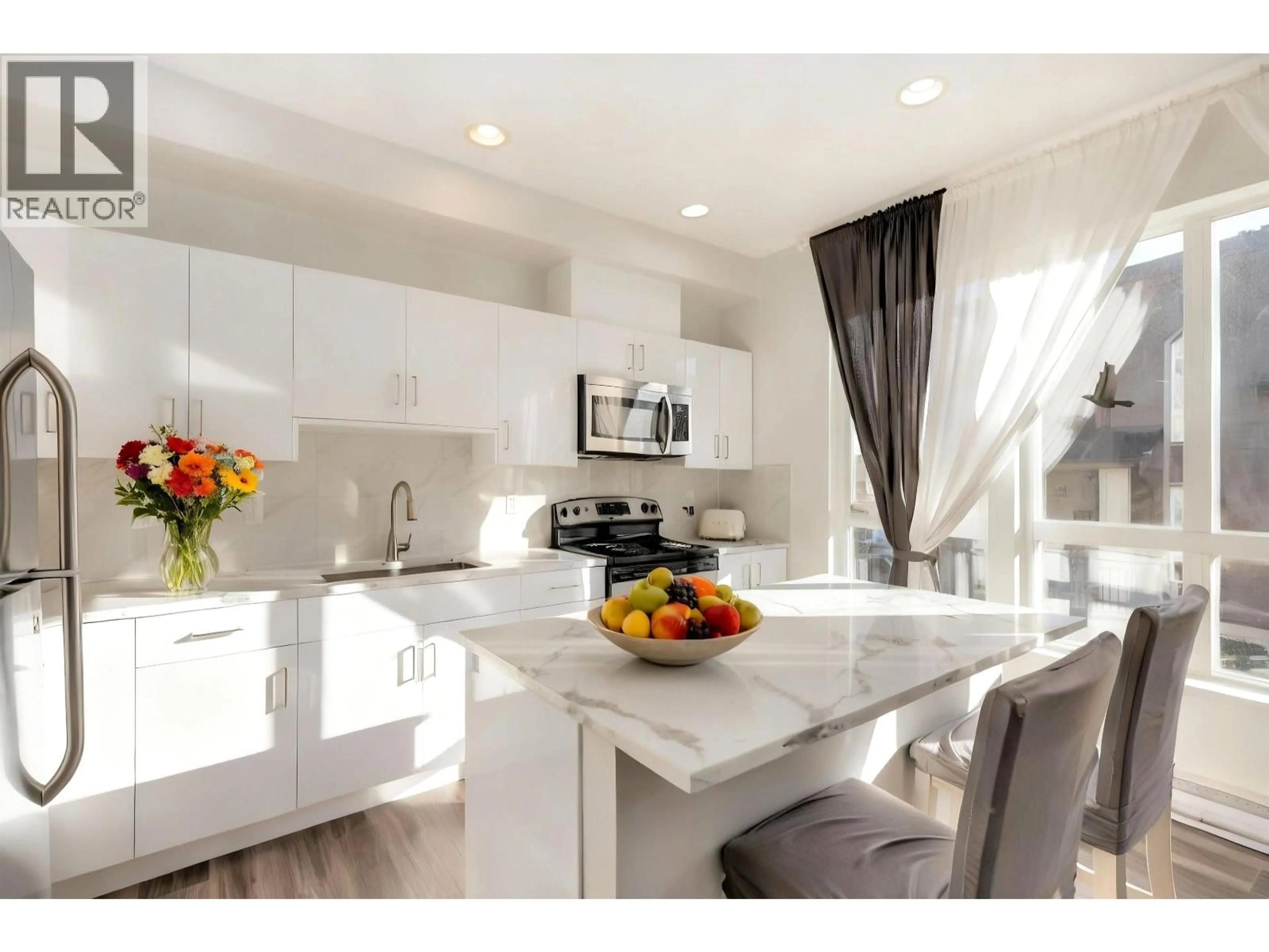 Open concept kitchen, unknown for 50 - 160 PEMBINA STREET, New Westminster British Columbia V3M0A3