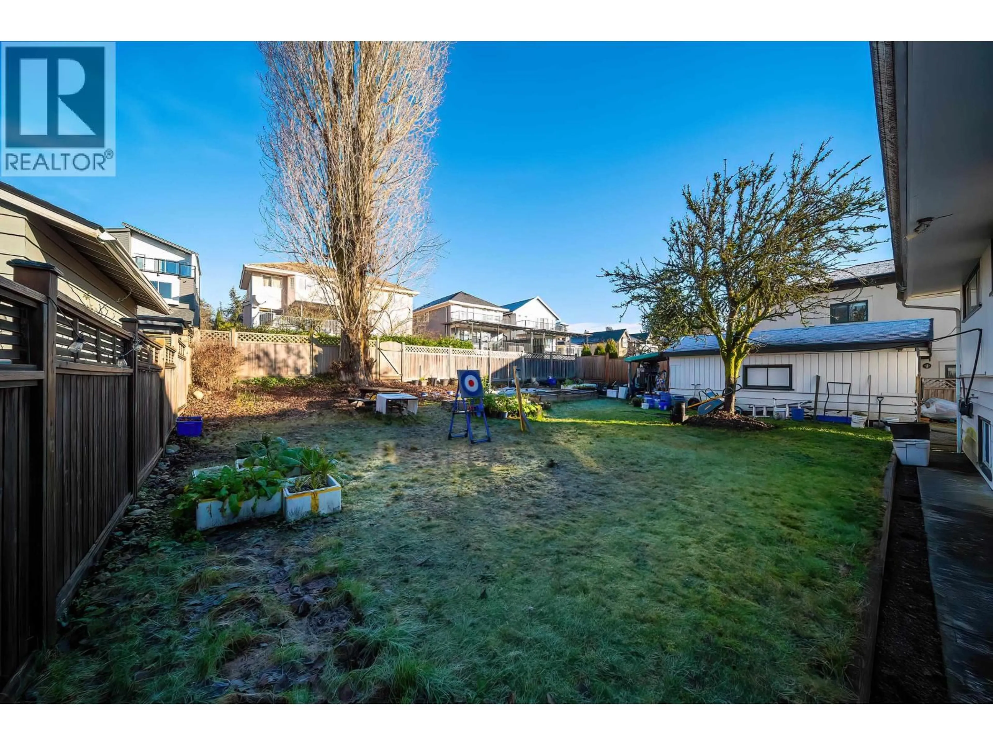 A pic from outside/outdoor area/front of a property/back of a property/a pic from drone, street for 915 WALLS AVENUE, Coquitlam British Columbia V3K2T2
