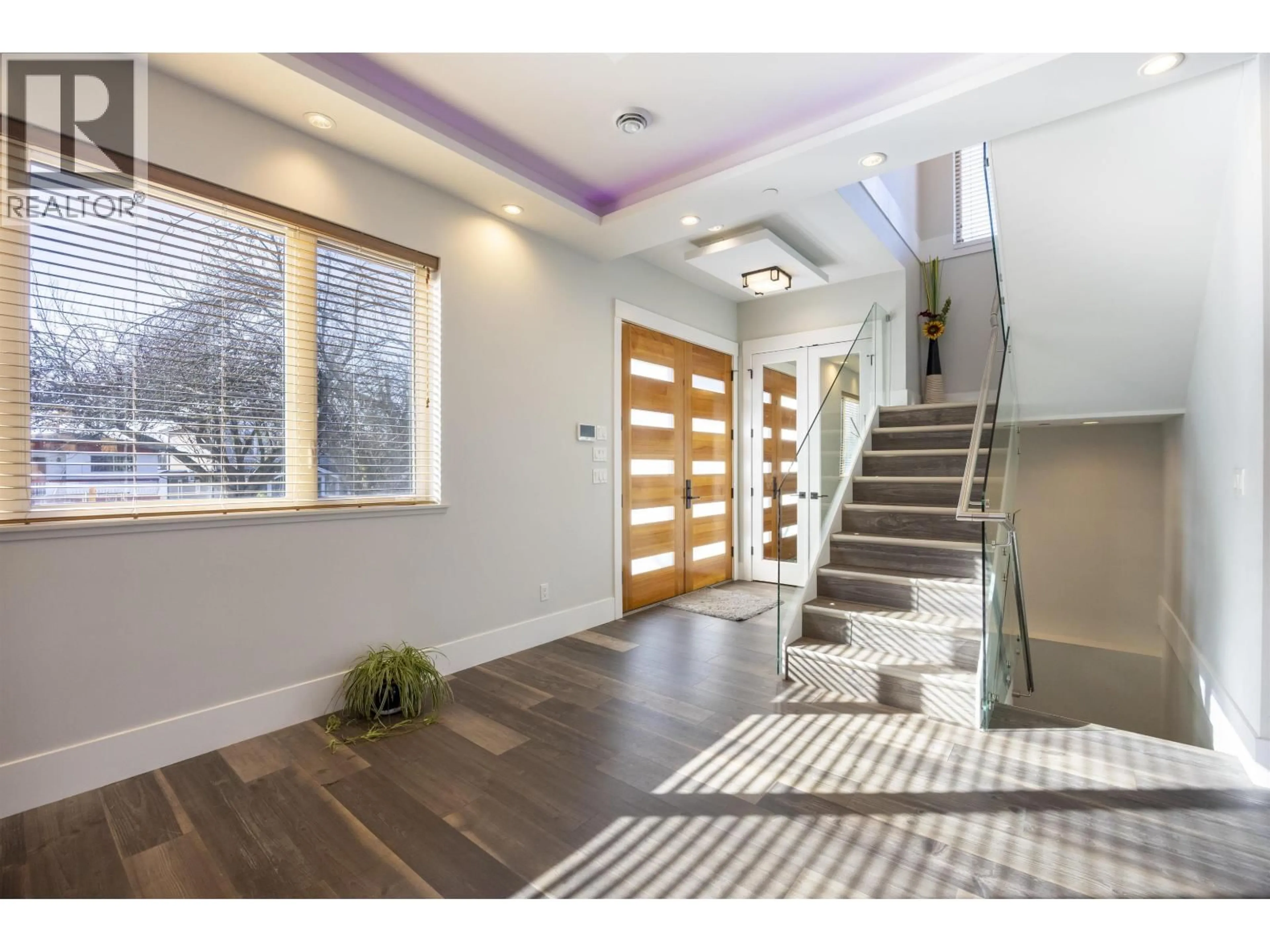 Indoor entryway for 3123 7TH AVENUE, Vancouver British Columbia V5M1V6
