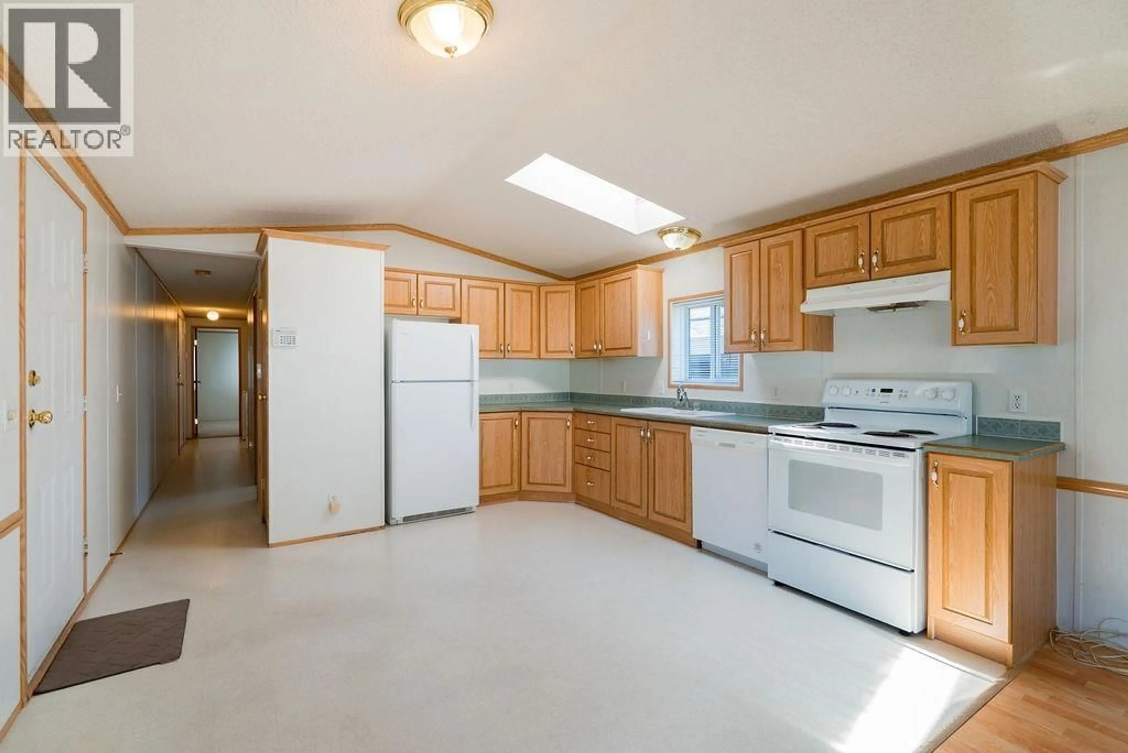 Standard kitchen, ceramic/tile floor for 132 - 19682 POPLAR DRIVE, Pitt Meadows British Columbia V3Y1Z3