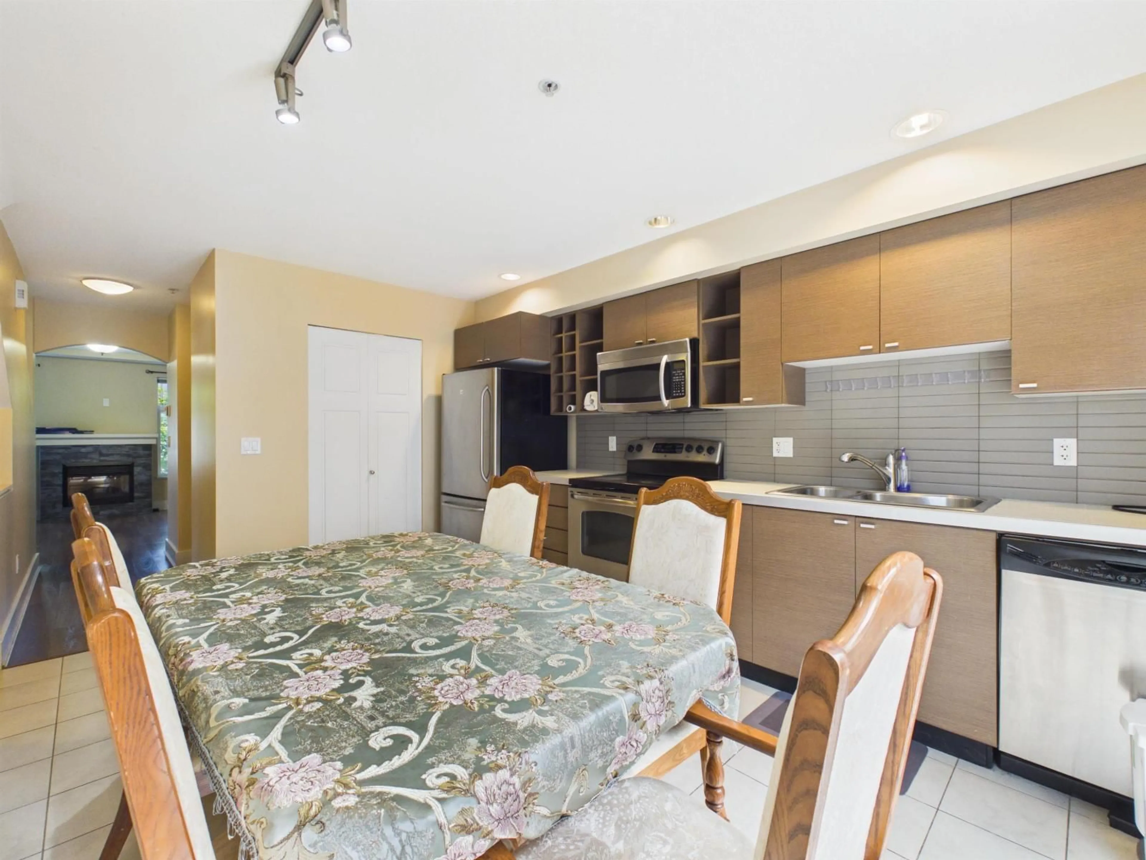 Unknown for 83 - 15833 26 AVENUE, Surrey British Columbia V3Z2X5
