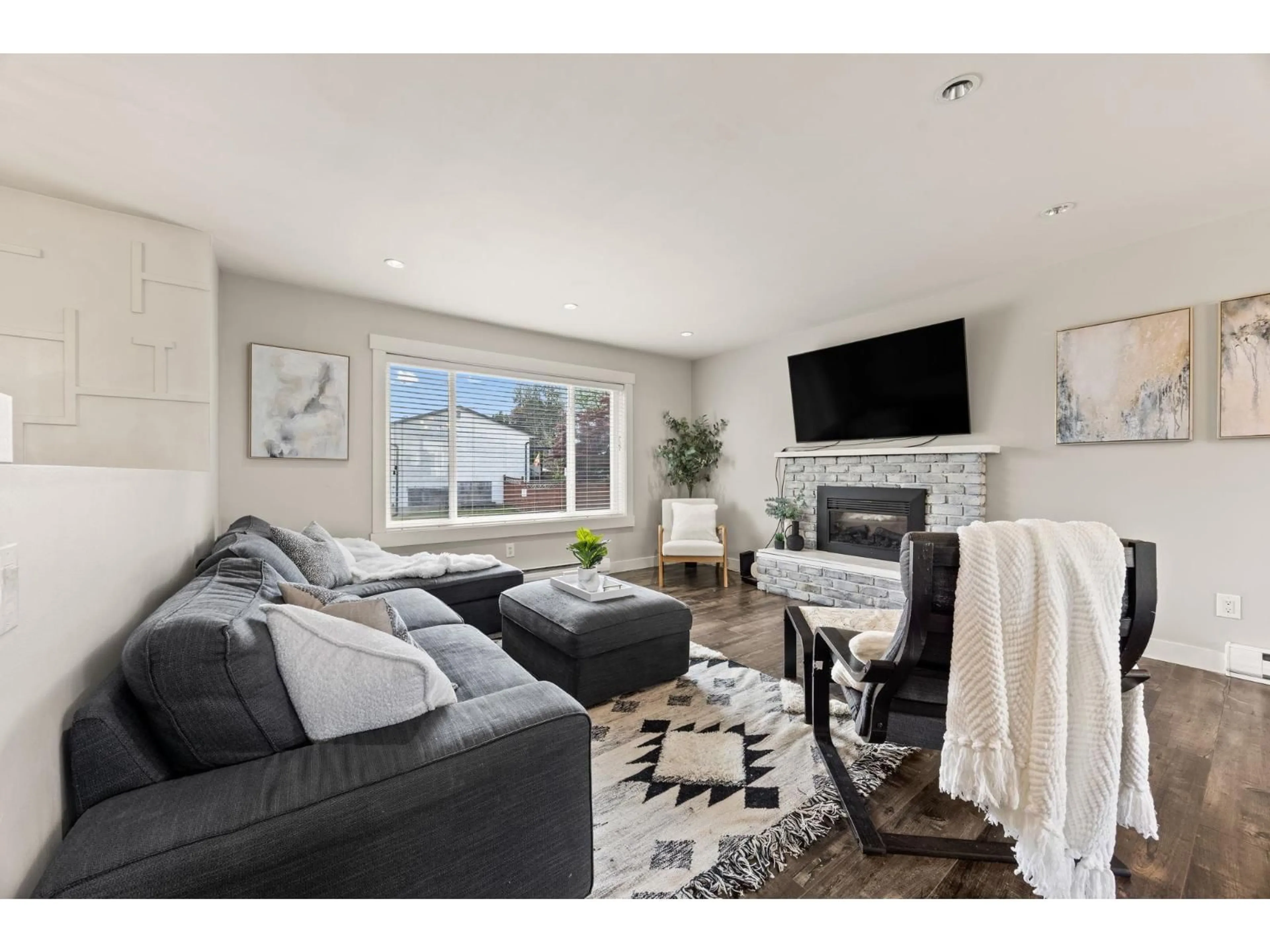Living room with furniture, unknown for 26451 30A AVENUE, Langley British Columbia V4W3E1