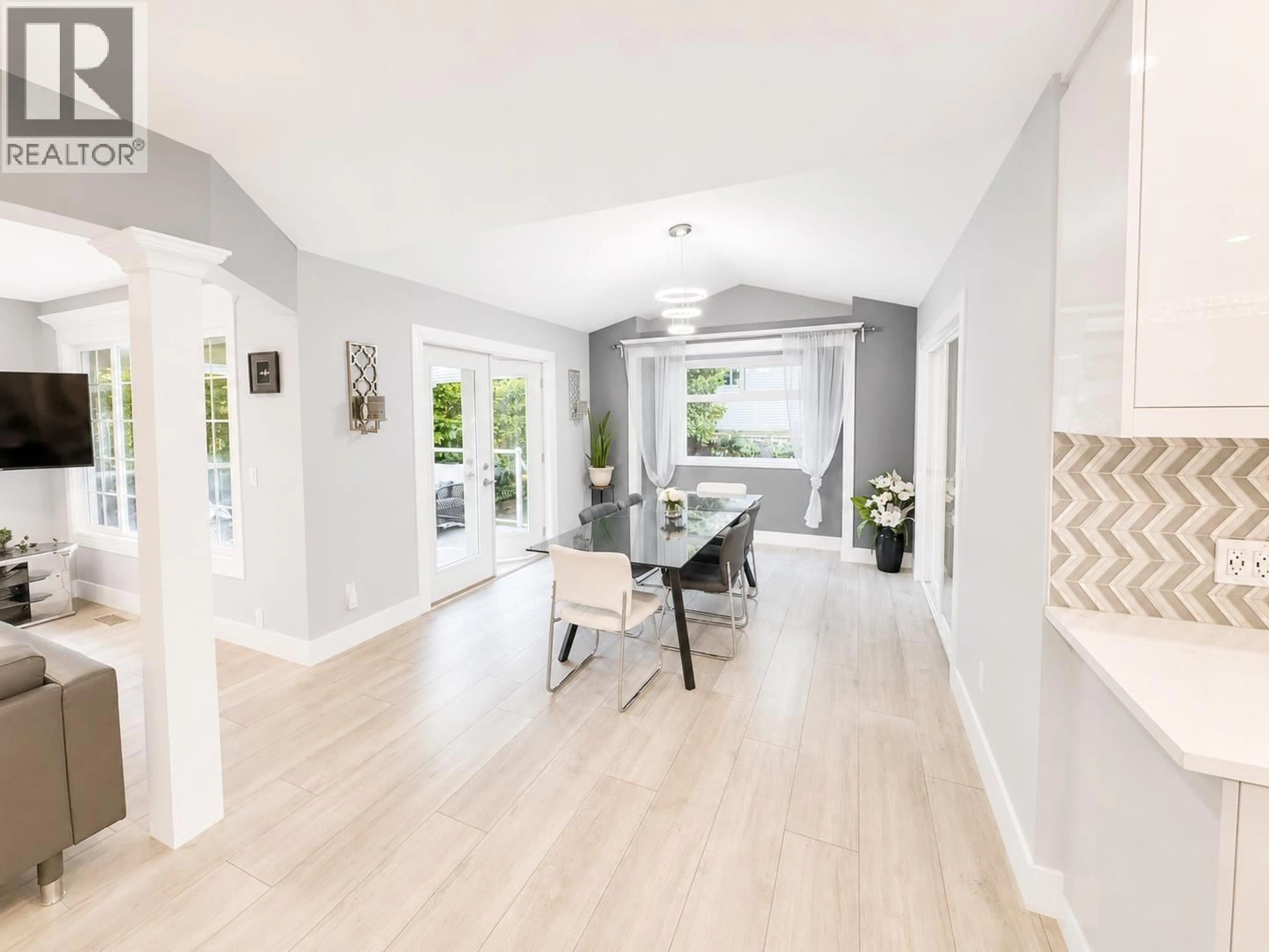 Indoor entryway for 1416 PURCELL DRIVE, Coquitlam British Columbia V3E2R7