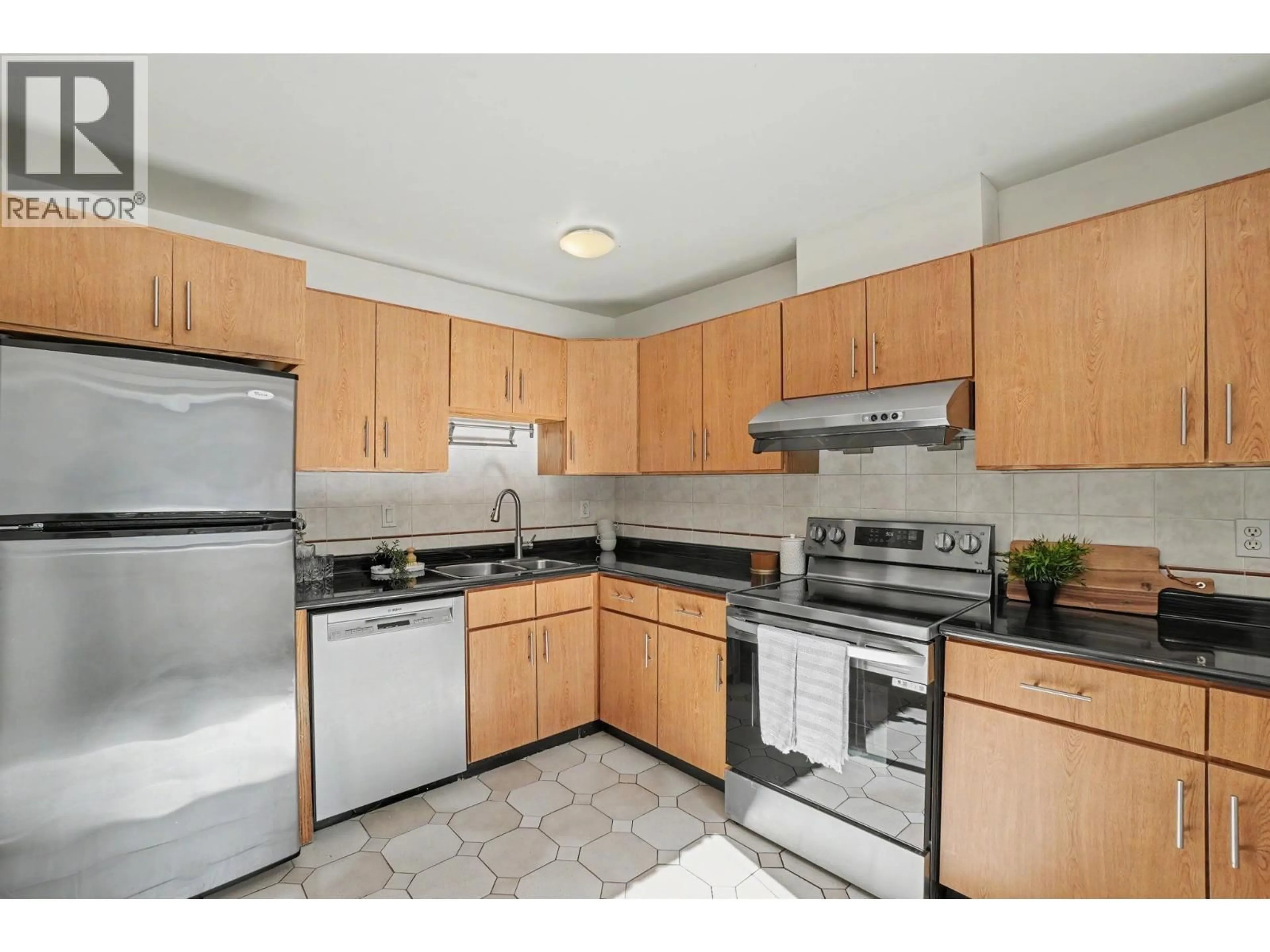 Standard kitchen, unknown for 7305 CORONADO DRIVE, Burnaby British Columbia V5A1P9