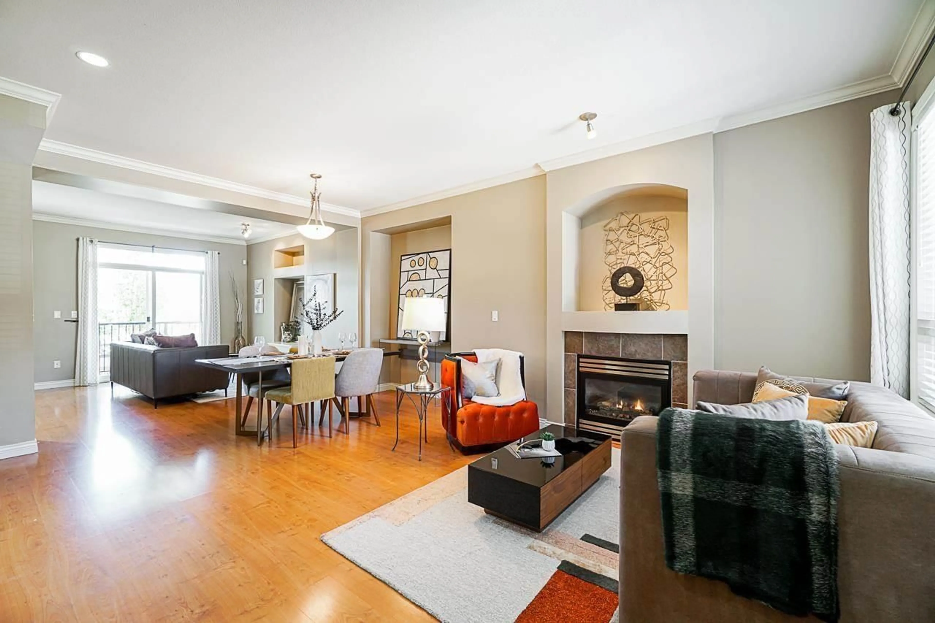 Living room with furniture, unknown for 11 - 15168 66A AVENUE, Surrey British Columbia V3S1X2