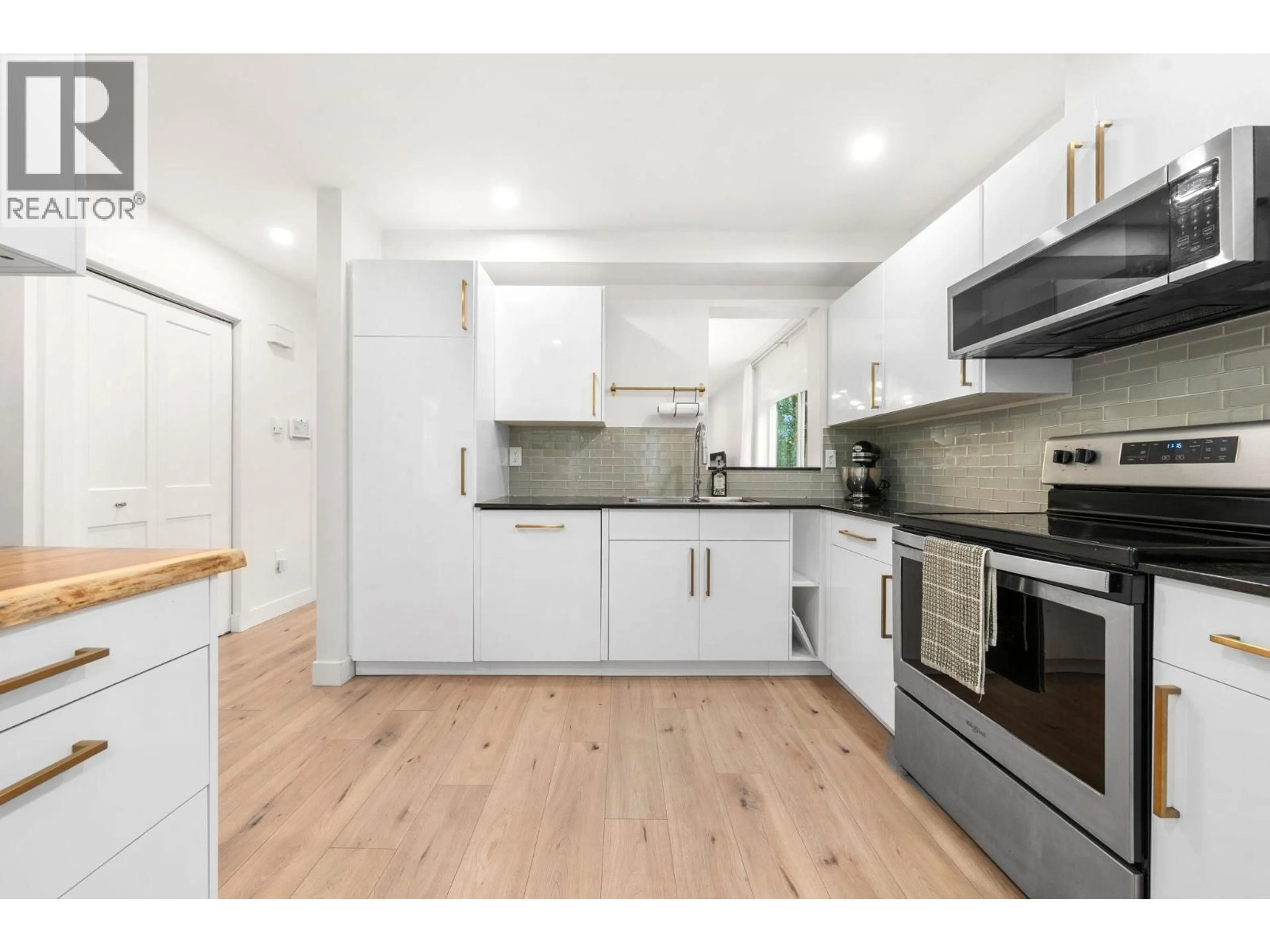 Unknown for 323B EVERGREEN DRIVE, Port Moody British Columbia V3H1S1