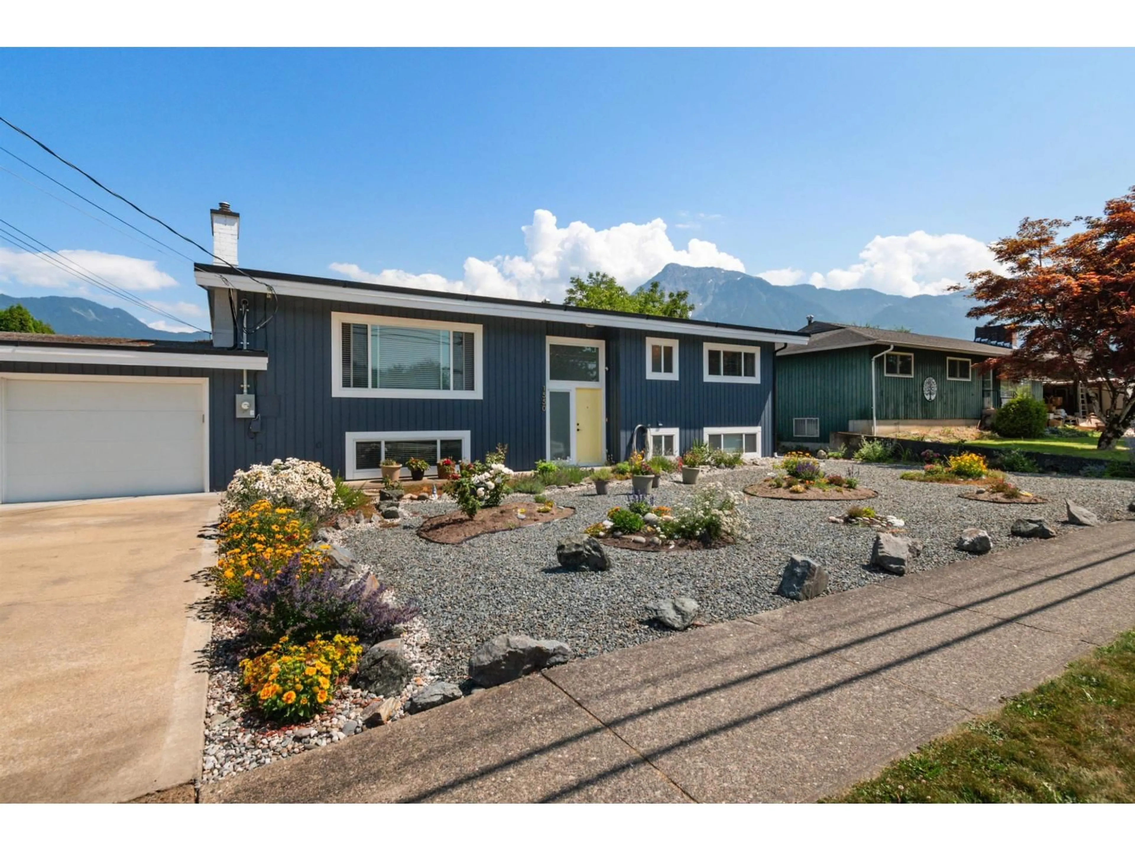 Home with vinyl exterior material, street for 1550 VIMY ROAD, Agassiz British Columbia V0M1A0