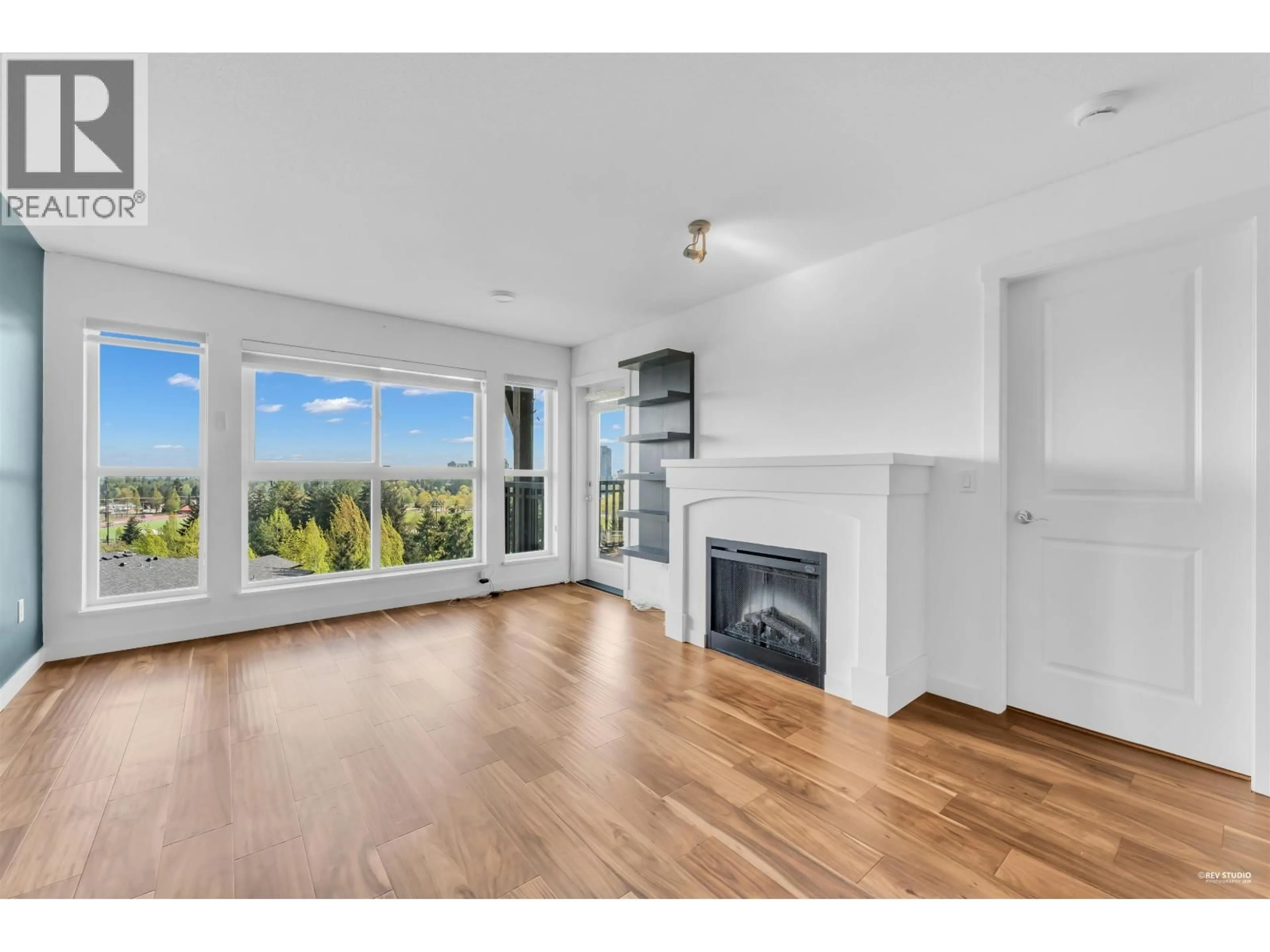 A pic of a room for 402 - 3082 DAYANEE SPRINGS BOULEVARD, Coquitlam British Columbia V3E0A3