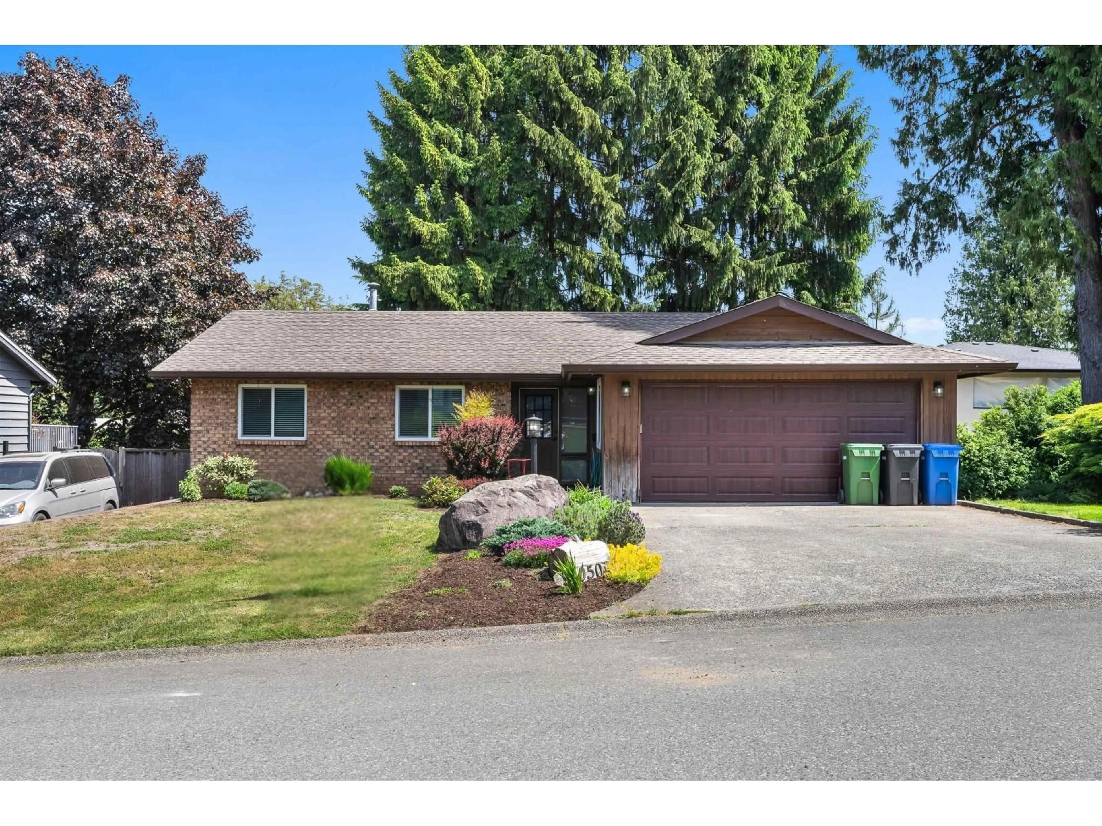 Home with brick exterior material, street for 34050 SHANNON DRIVE, Abbotsford British Columbia V2S5C8
