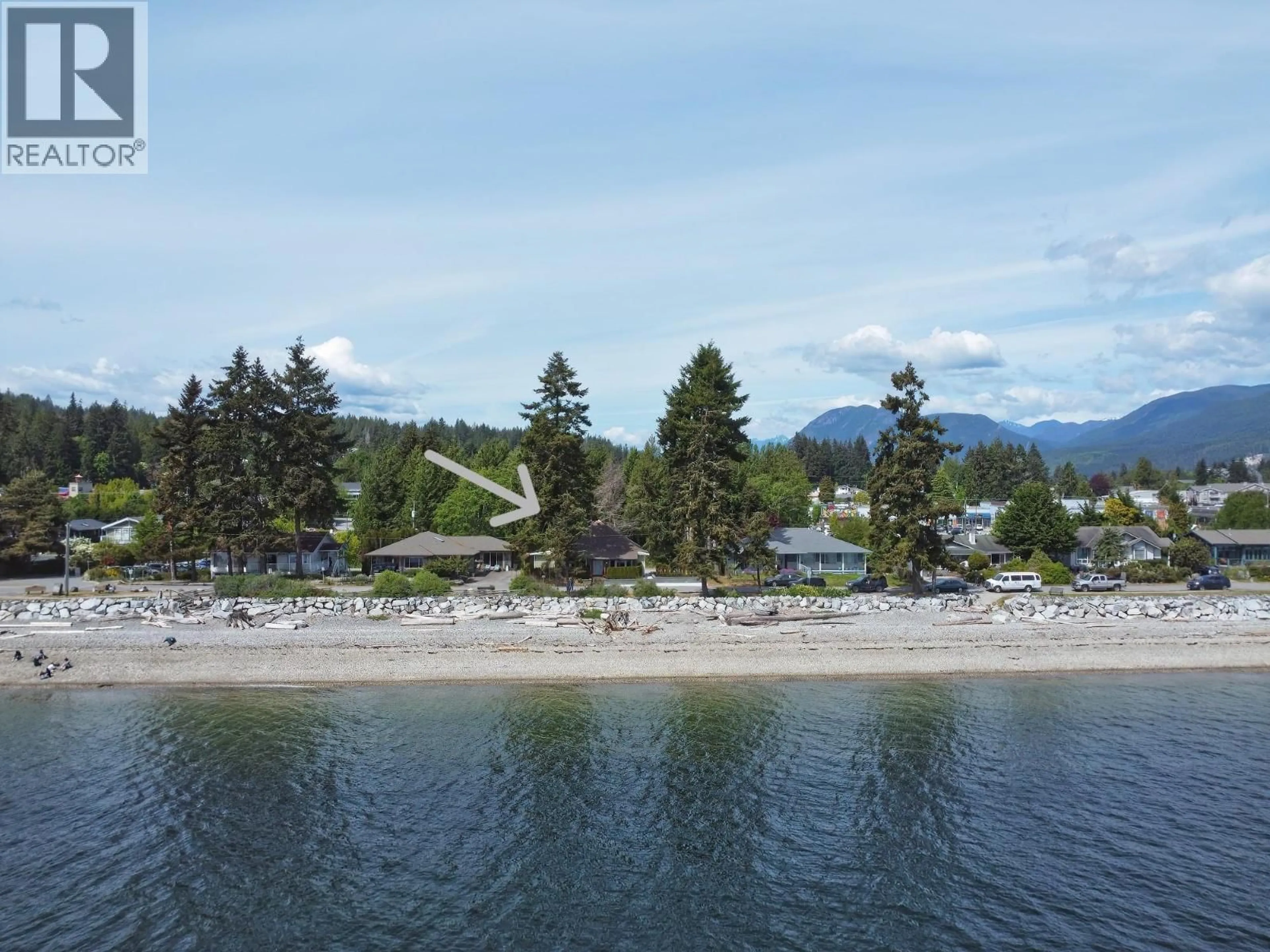 A pic from outside/outdoor area/front of a property/back of a property/a pic from drone, water/lake/river/ocean view for 5760 BOULEVARD STREET, Sechelt British Columbia V0N3A0