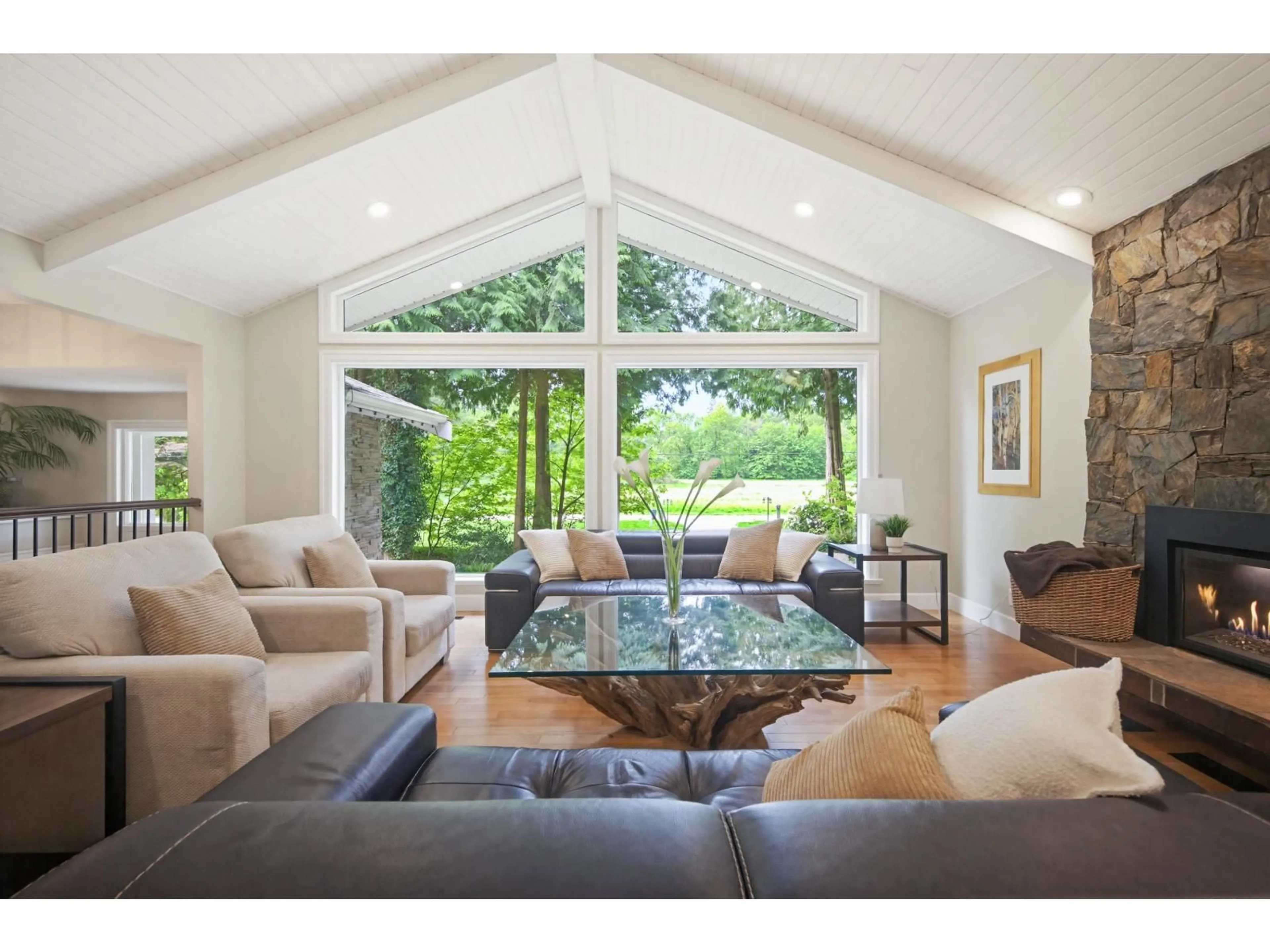 Living room with furniture, unknown for 24165 65 AVENUE, Langley British Columbia V2Y2H1
