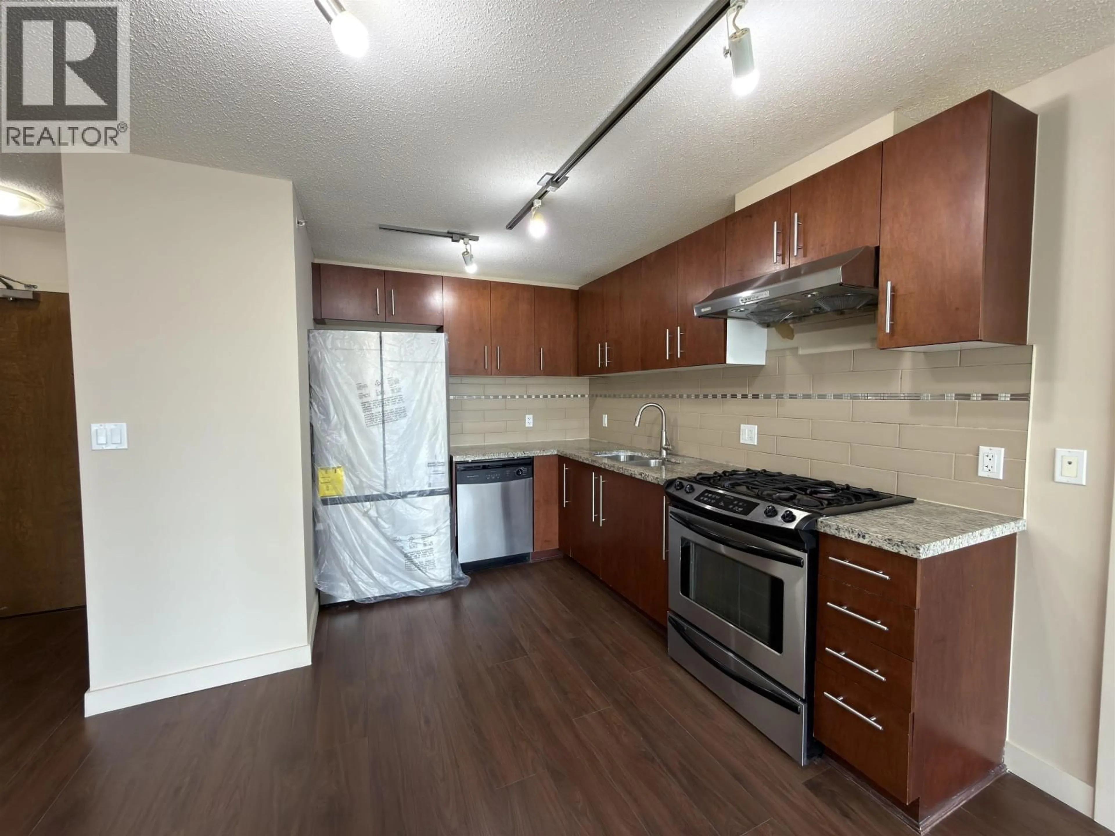 Standard kitchen, wood/laminate floor for 808 - 8280 LANSDOWNE ROAD, Richmond British Columbia V6X0B2