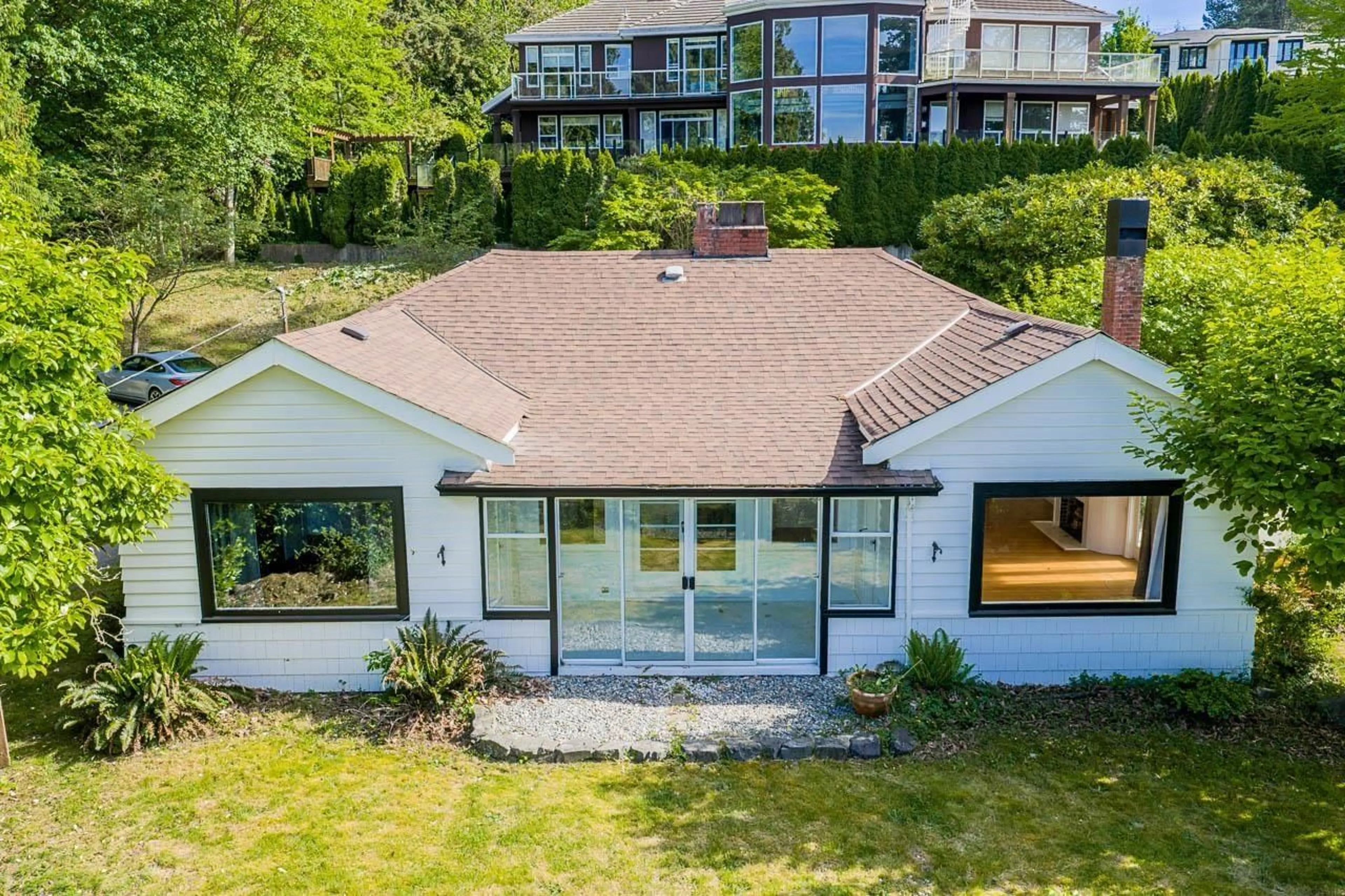 A pic from outside/outdoor area/front of a property/back of a property/a pic from drone, unknown for 12520 CRESCENT ROAD, Surrey British Columbia V4A2V3
