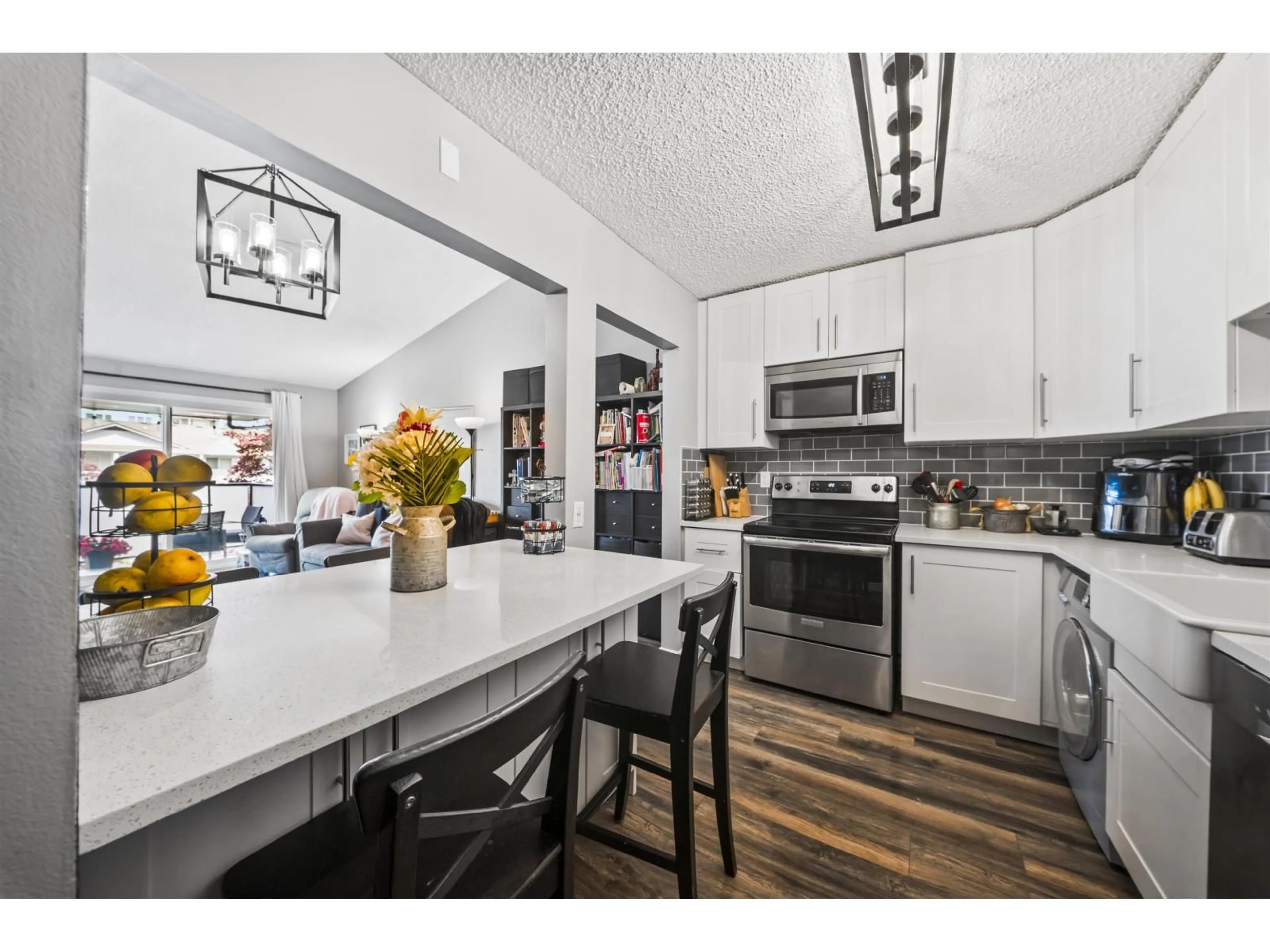 Open concept kitchen, unknown for 317 - 33400 BOURQUIN PLACE, Abbotsford British Columbia V2S5G3