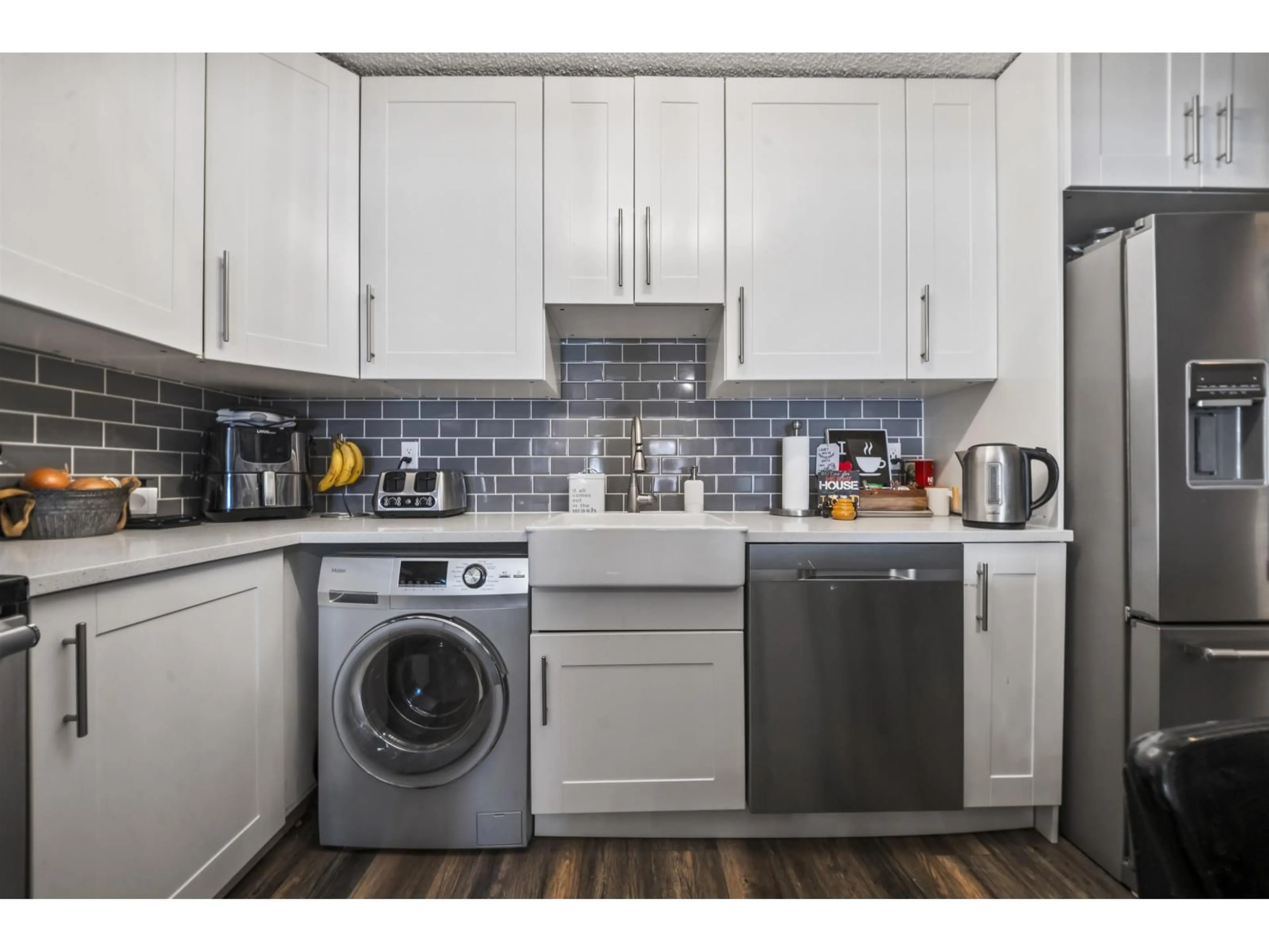 Standard kitchen, wood/laminate floor for 317 - 33400 BOURQUIN PLACE, Abbotsford British Columbia V2S5G3