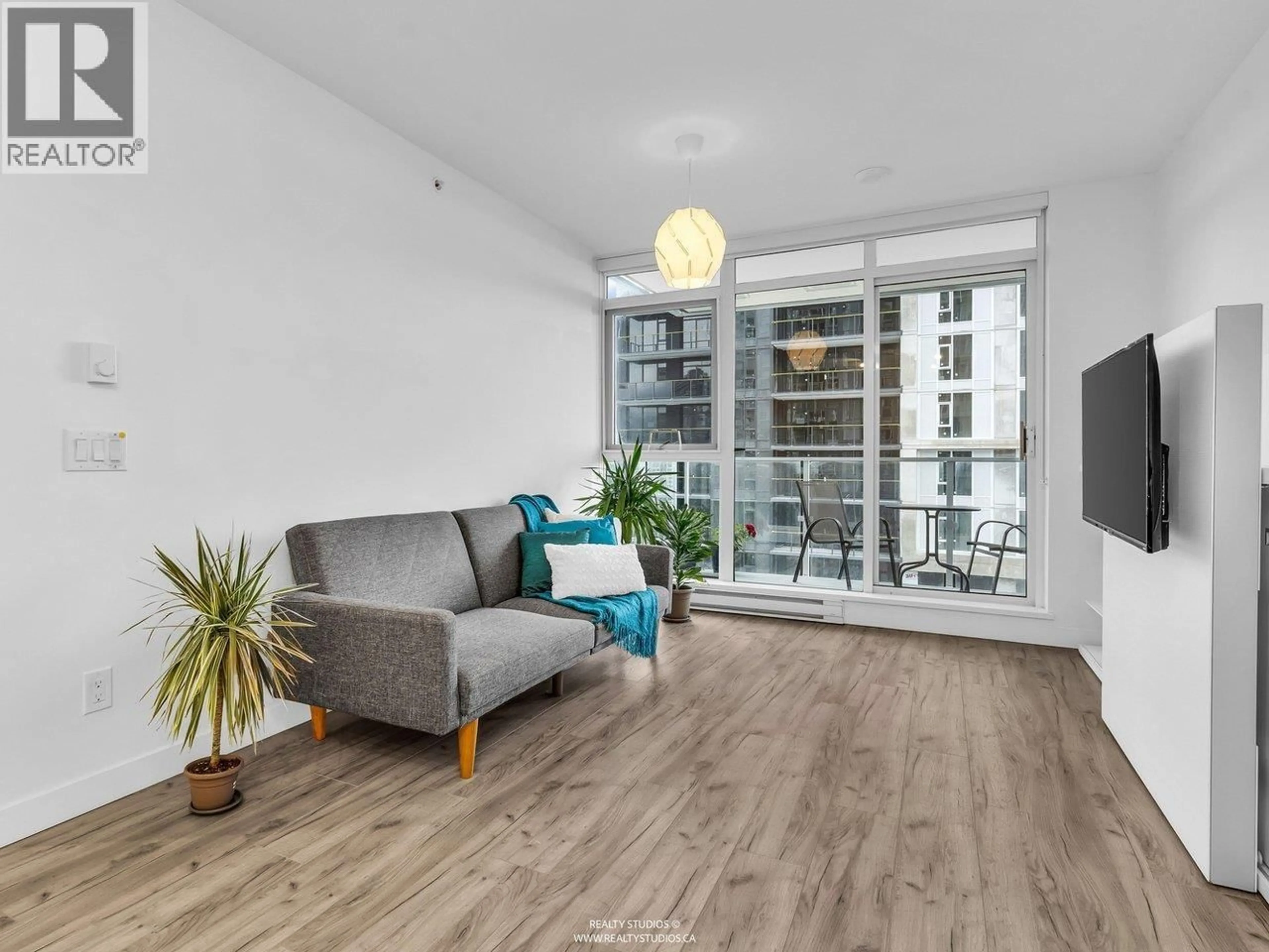 Living room with furniture, unknown for 803 - 652 WHITING WAY, Coquitlam British Columbia V3J0K3