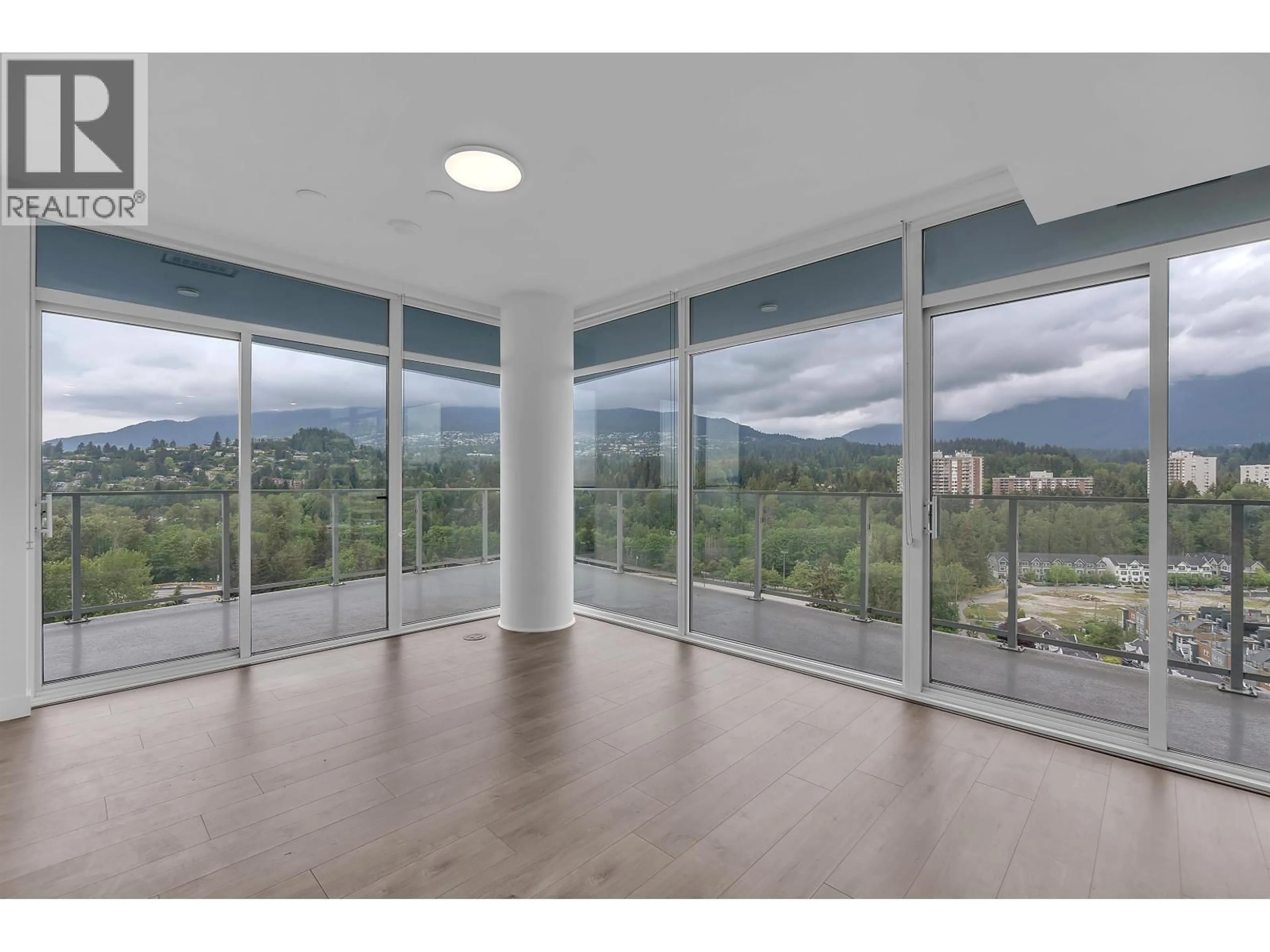 Indoor foyer for 1708 - 200 KLAHANIE COURT, West Vancouver British Columbia V7P0E4