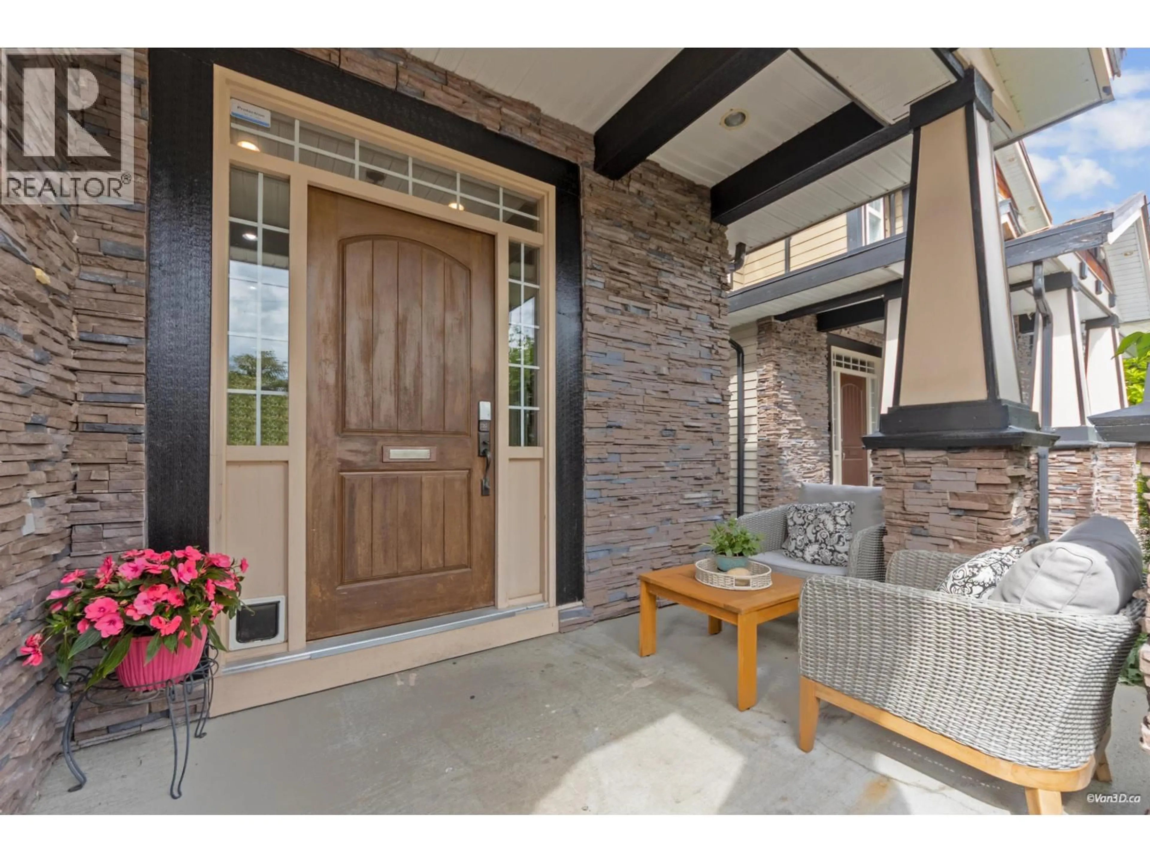 Indoor entryway for 2101 LORRAINE AVENUE, Coquitlam British Columbia V3K2M7