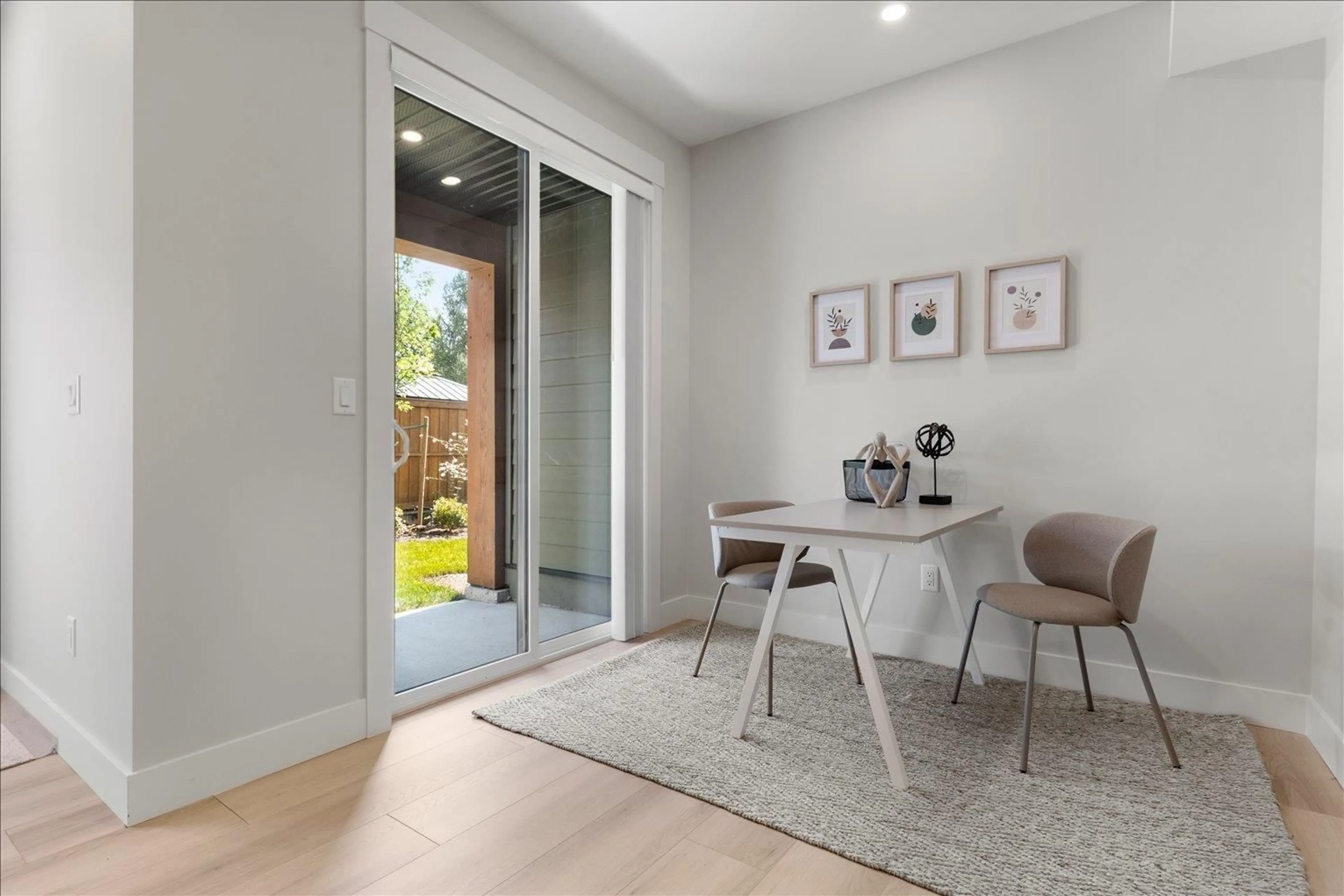 Indoor entryway for 6 - 46106 RIVERSIDE DRIVE, Chilliwack British Columbia V2P3K9