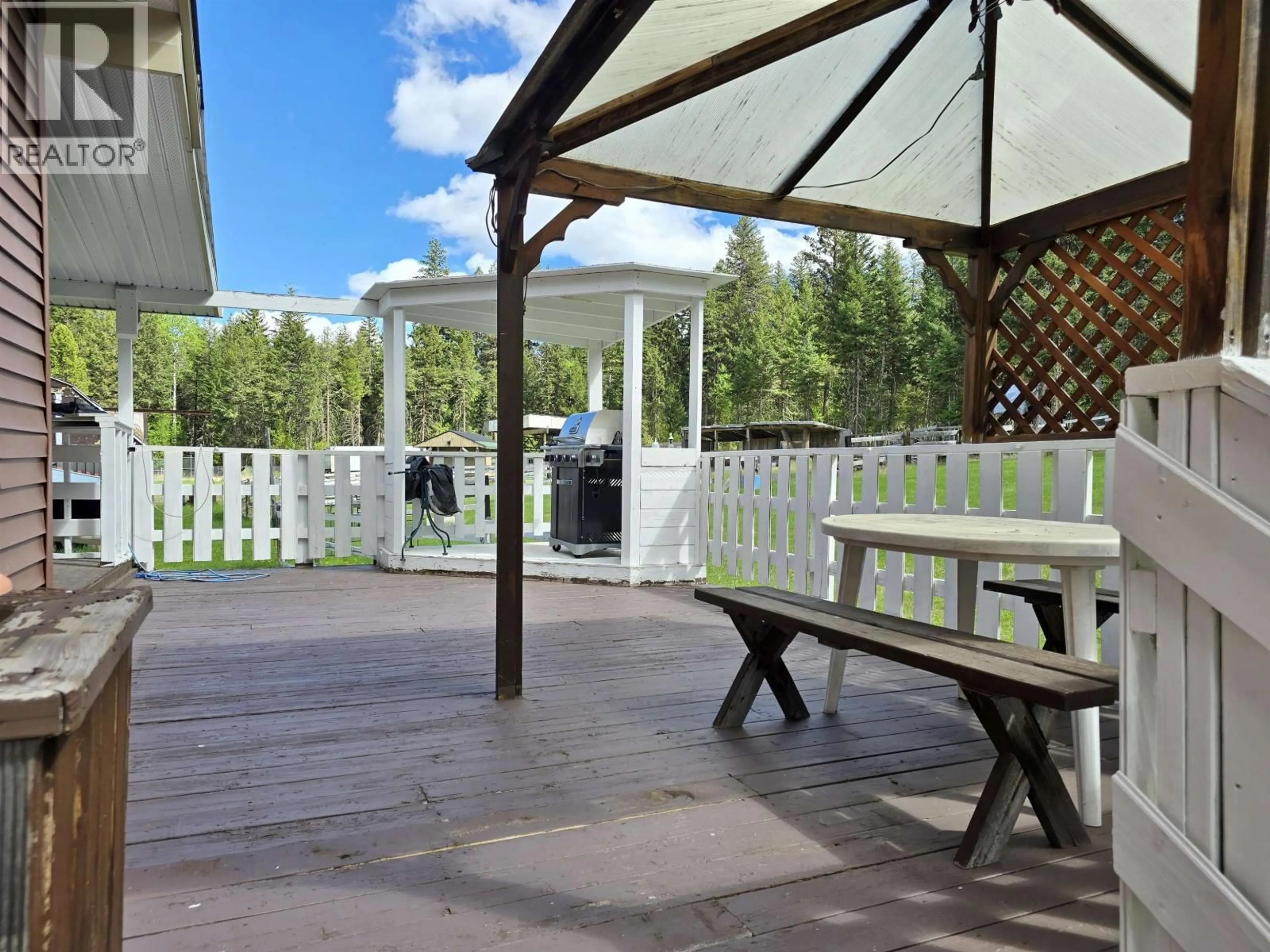 Patio, mountain view for 1405 KALLYN ROAD, Esler / Dog Creek British Columbia V2G4Y1