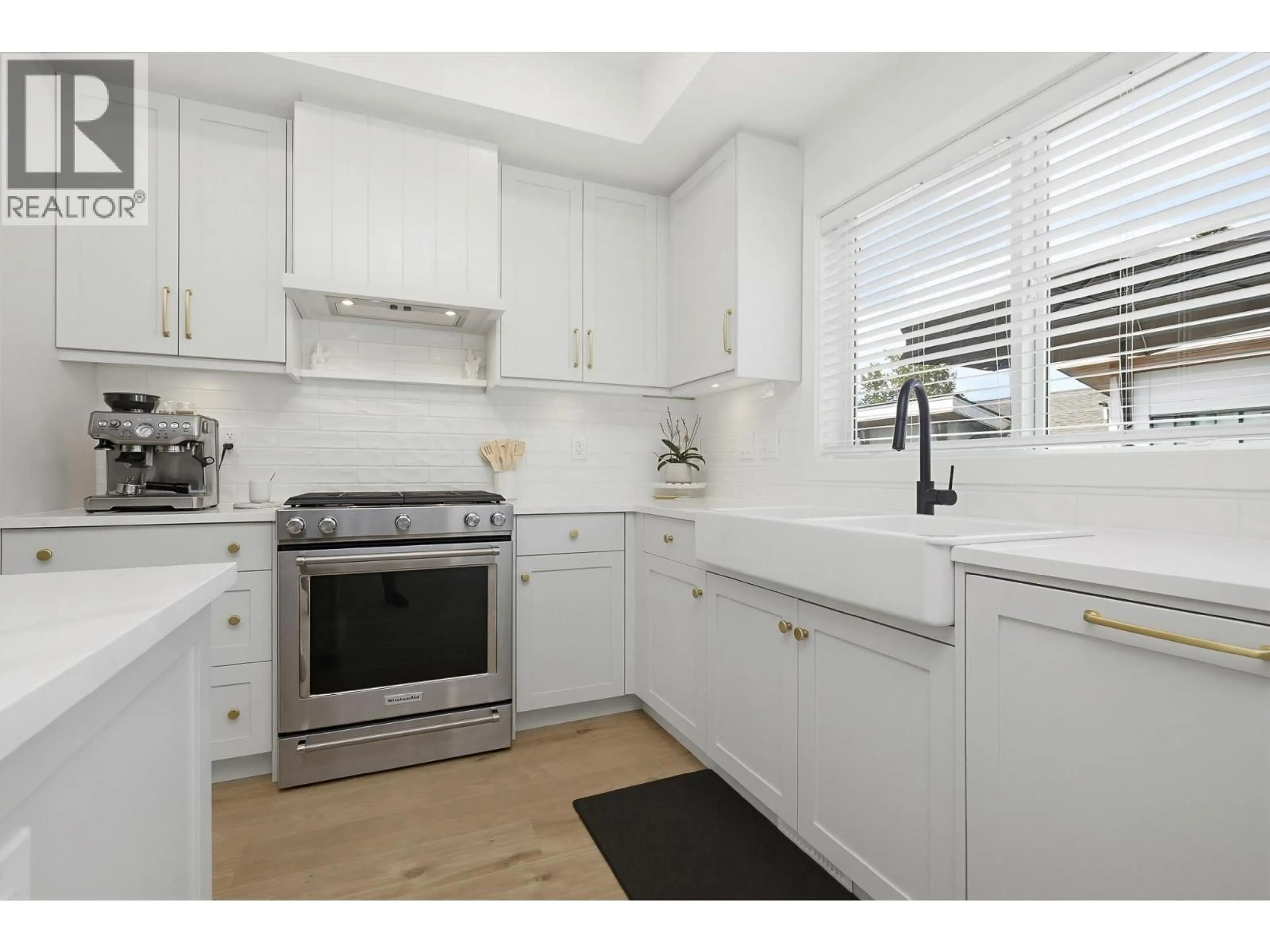 Standard kitchen, unknown for 15 - 23183 136 AVENUE, Maple Ridge British Columbia V4R0H9