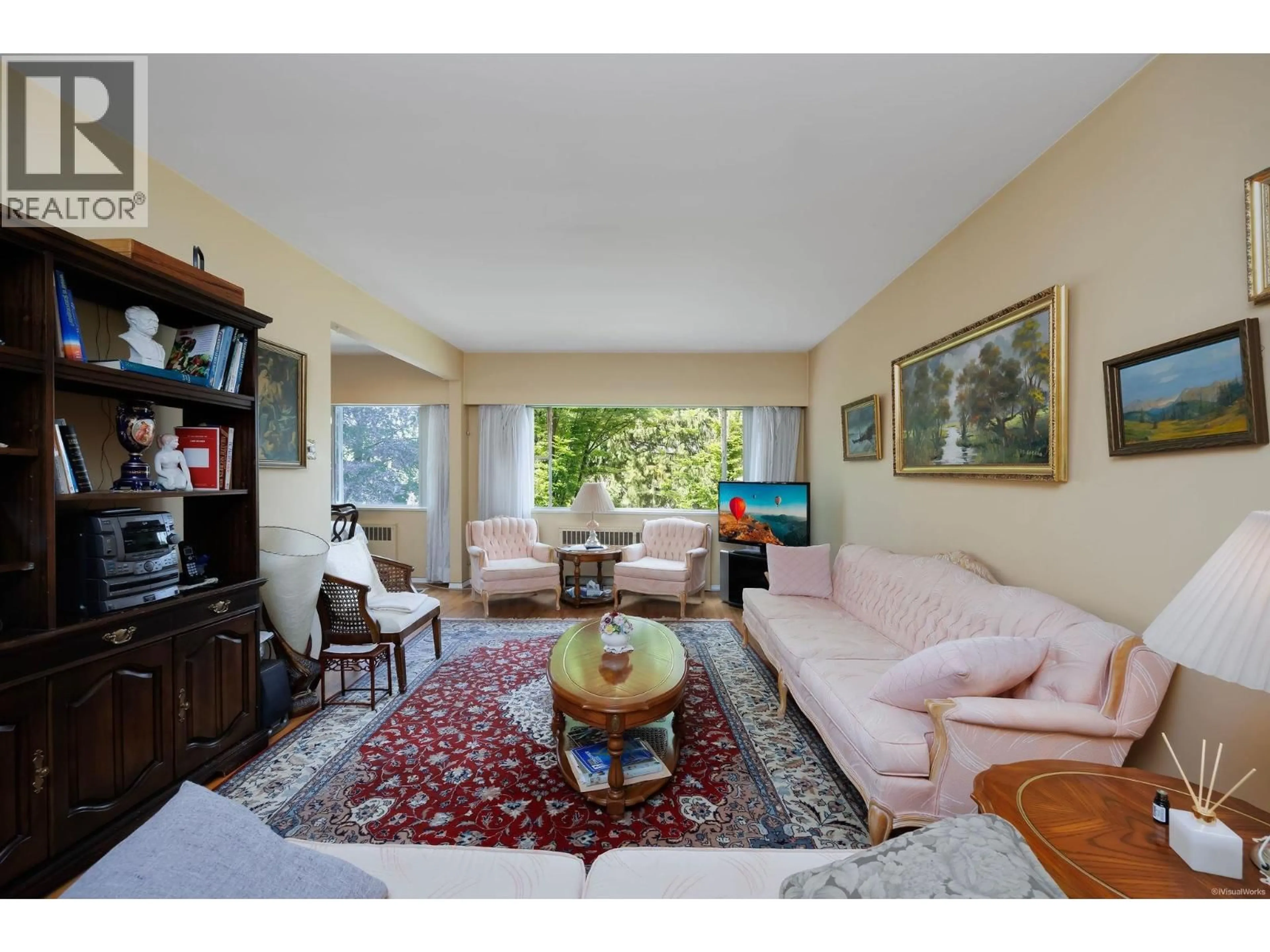 Living room with furniture, unknown for 204 - 2146 43RD AVENUE, Vancouver British Columbia V6M2E1