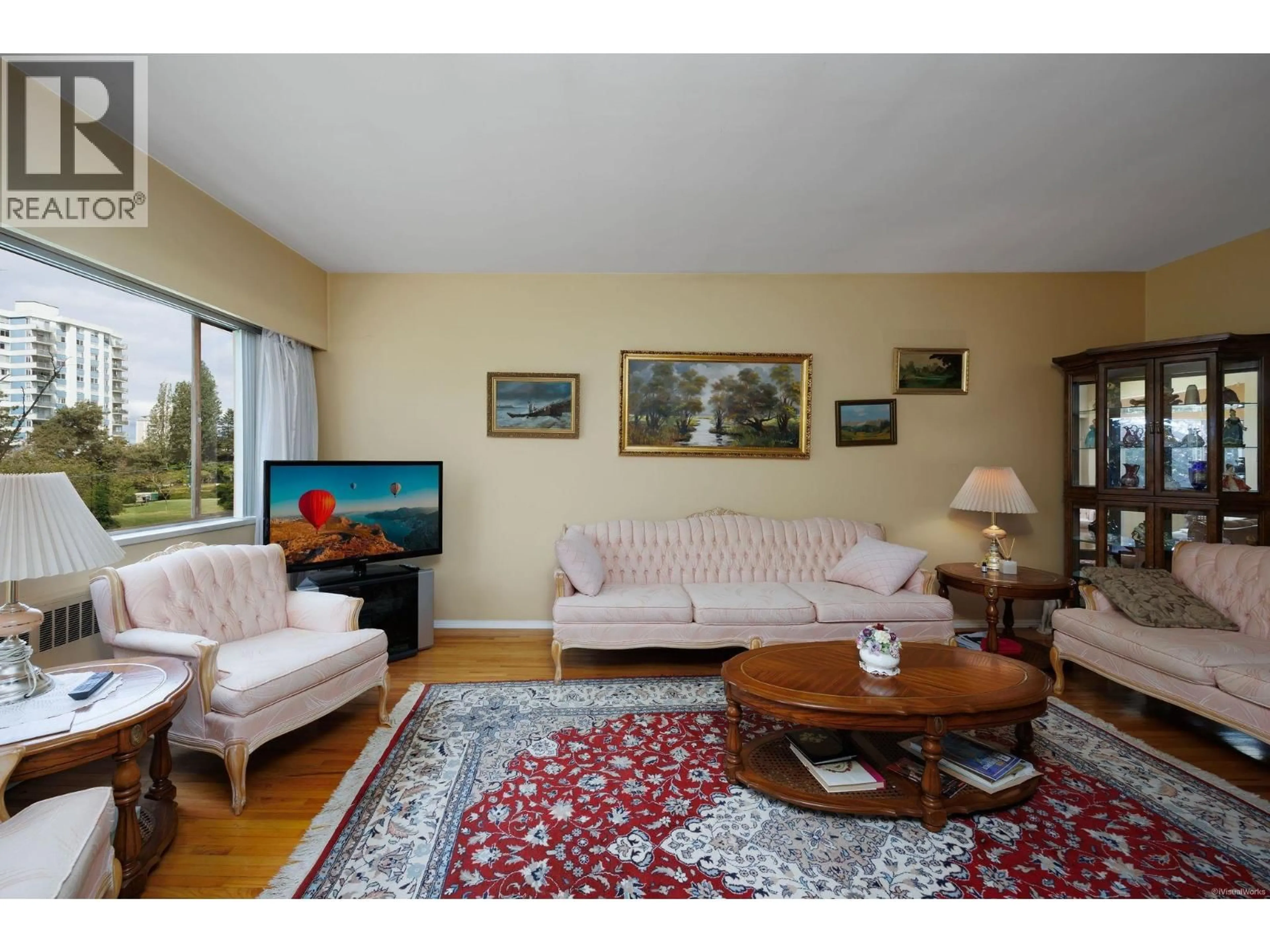 Living room with furniture, unknown for 204 - 2146 43RD AVENUE, Vancouver British Columbia V6M2E1