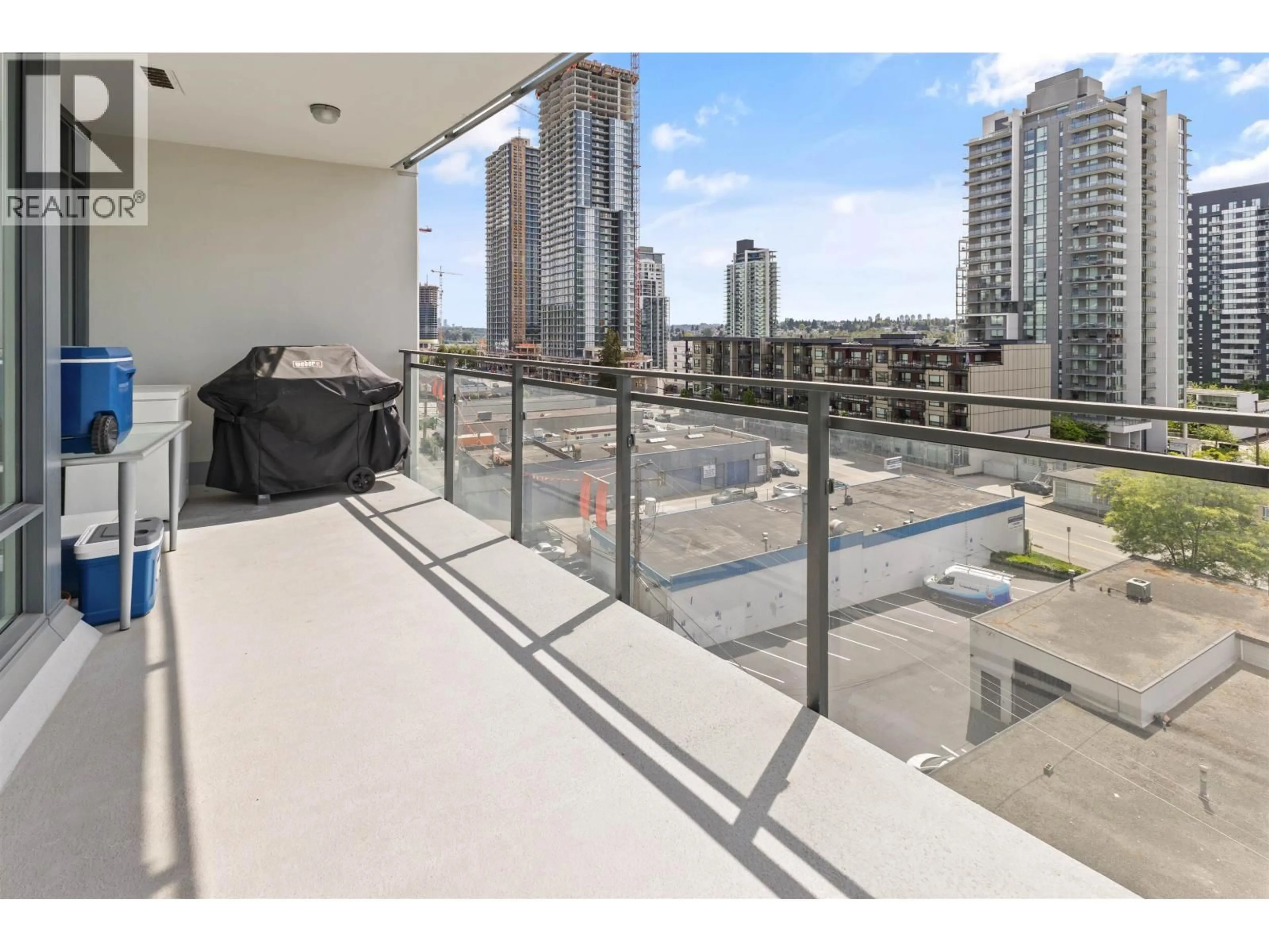 Balcony in the apartment, city buildings view from balcony for 607 - 2085 SKYLINE COURT, Burnaby British Columbia V5C0M6