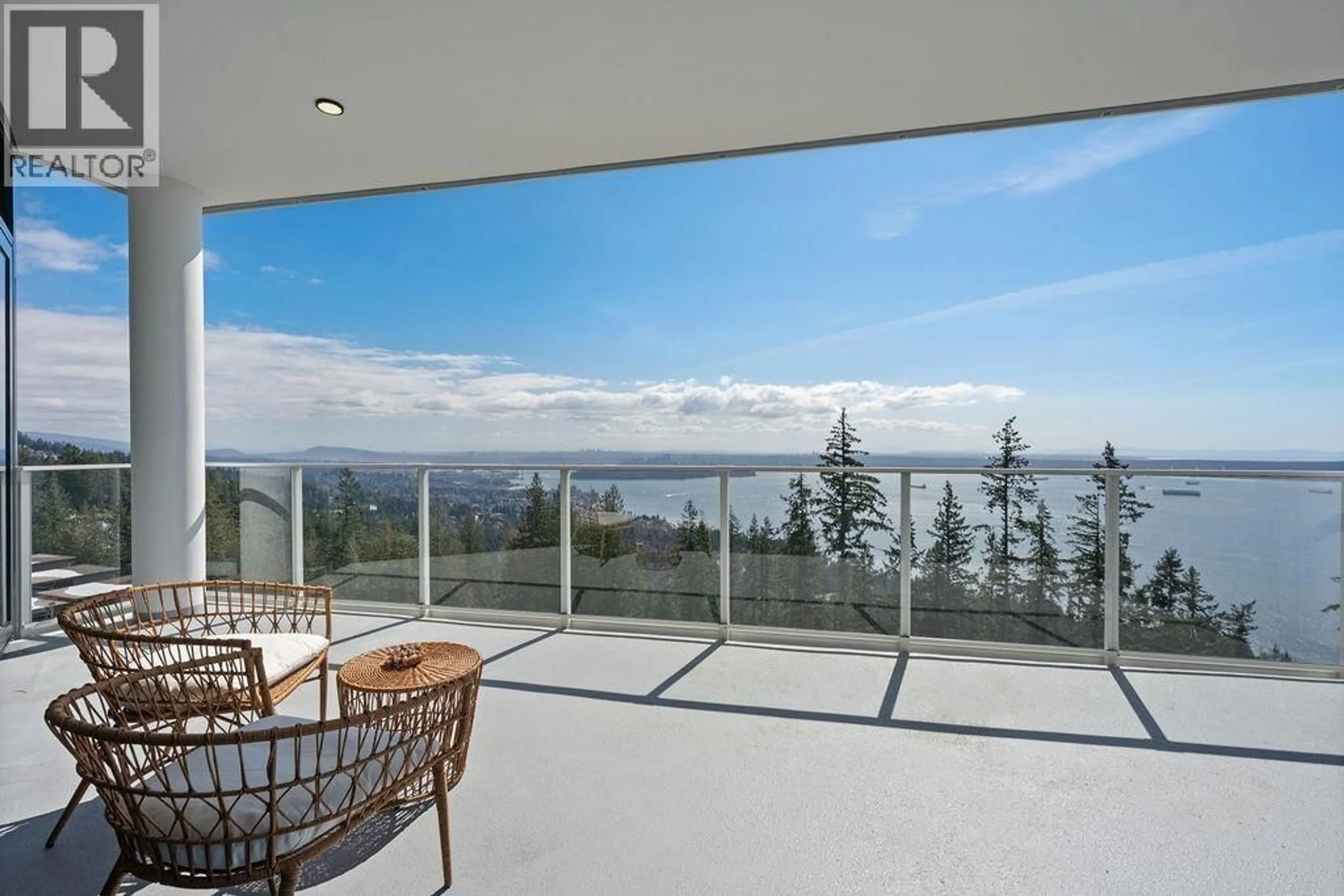 Patio, mountain view for 506506A - 3963 UPLANDS WAY, West Vancouver British Columbia V7B0B6