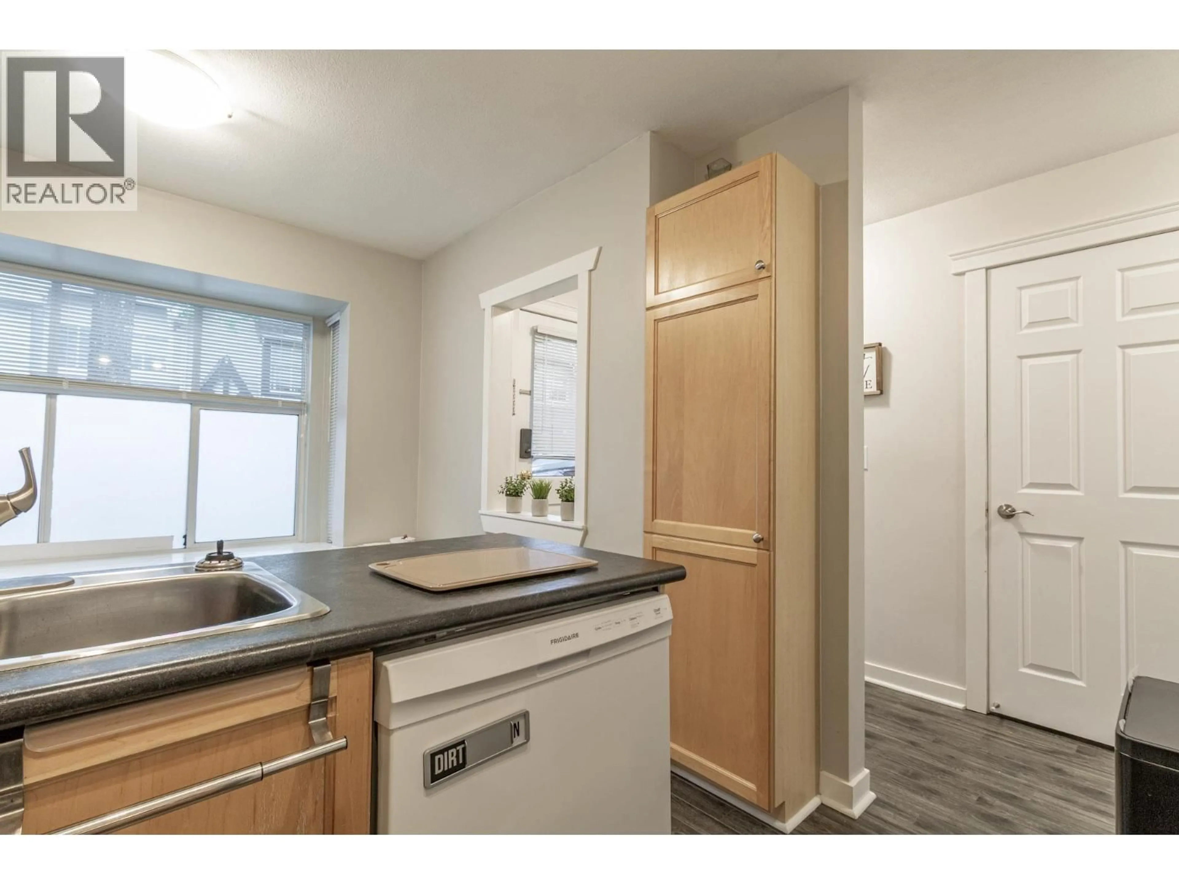Standard kitchen, unknown for 84 - 12099 237 STREET, Maple Ridge British Columbia V4R2C3