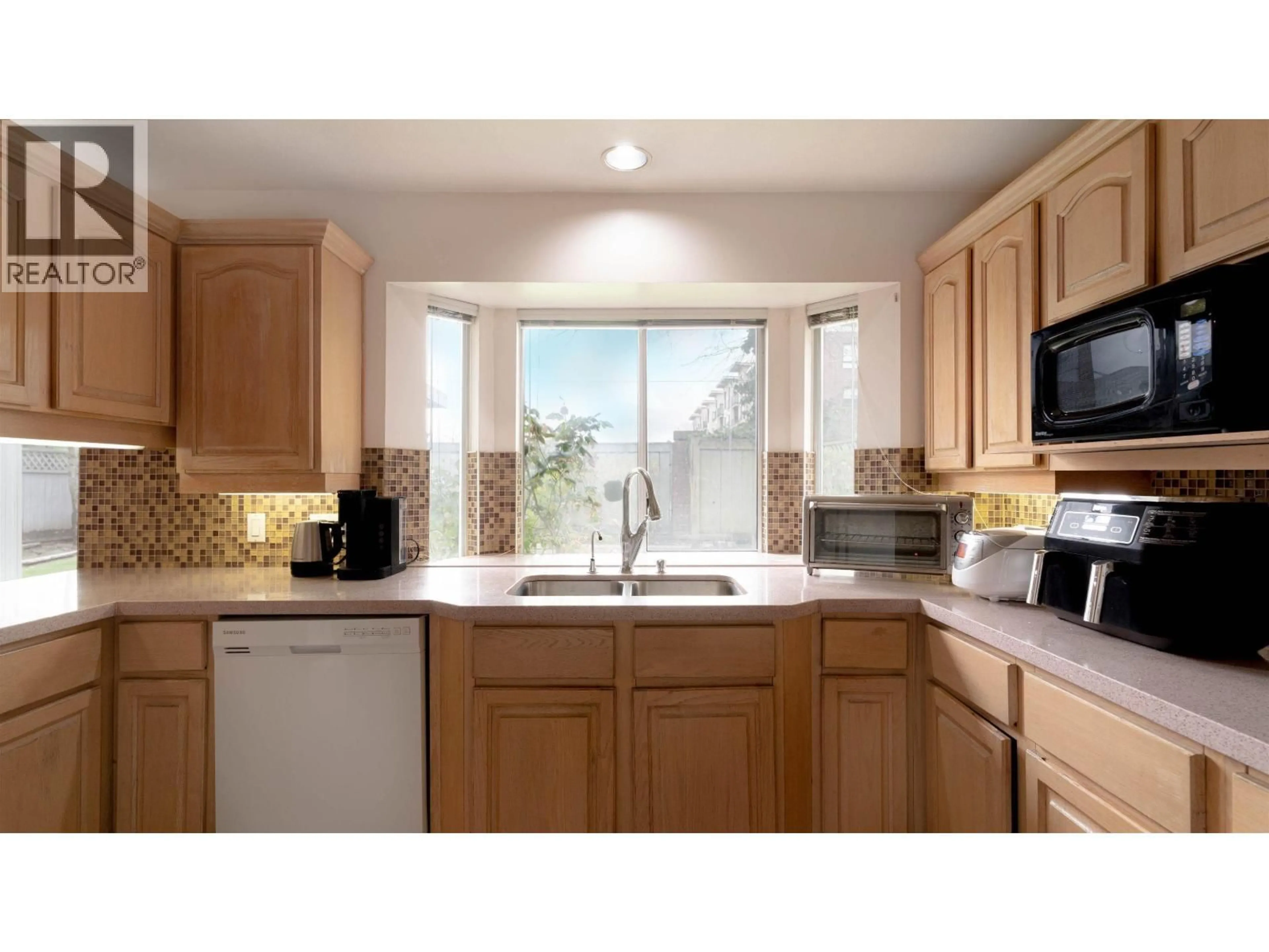 Standard kitchen, ceramic/tile floor for 3760 MCKAY DRIVE, Richmond British Columbia V6X3R5
