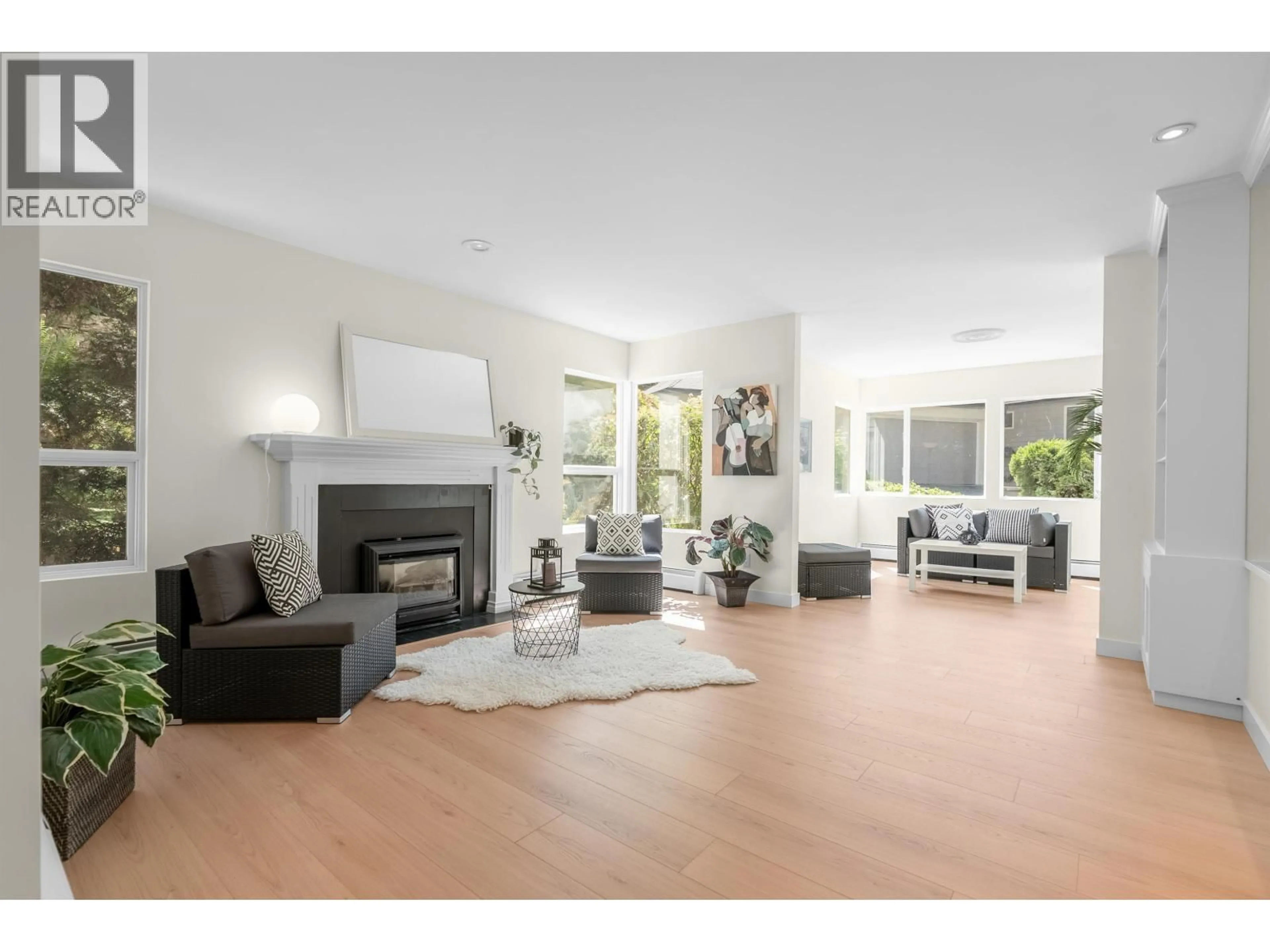 Living room with furniture, unknown for 5948 NANCY GREENE WAY, North Vancouver British Columbia V7R4W1