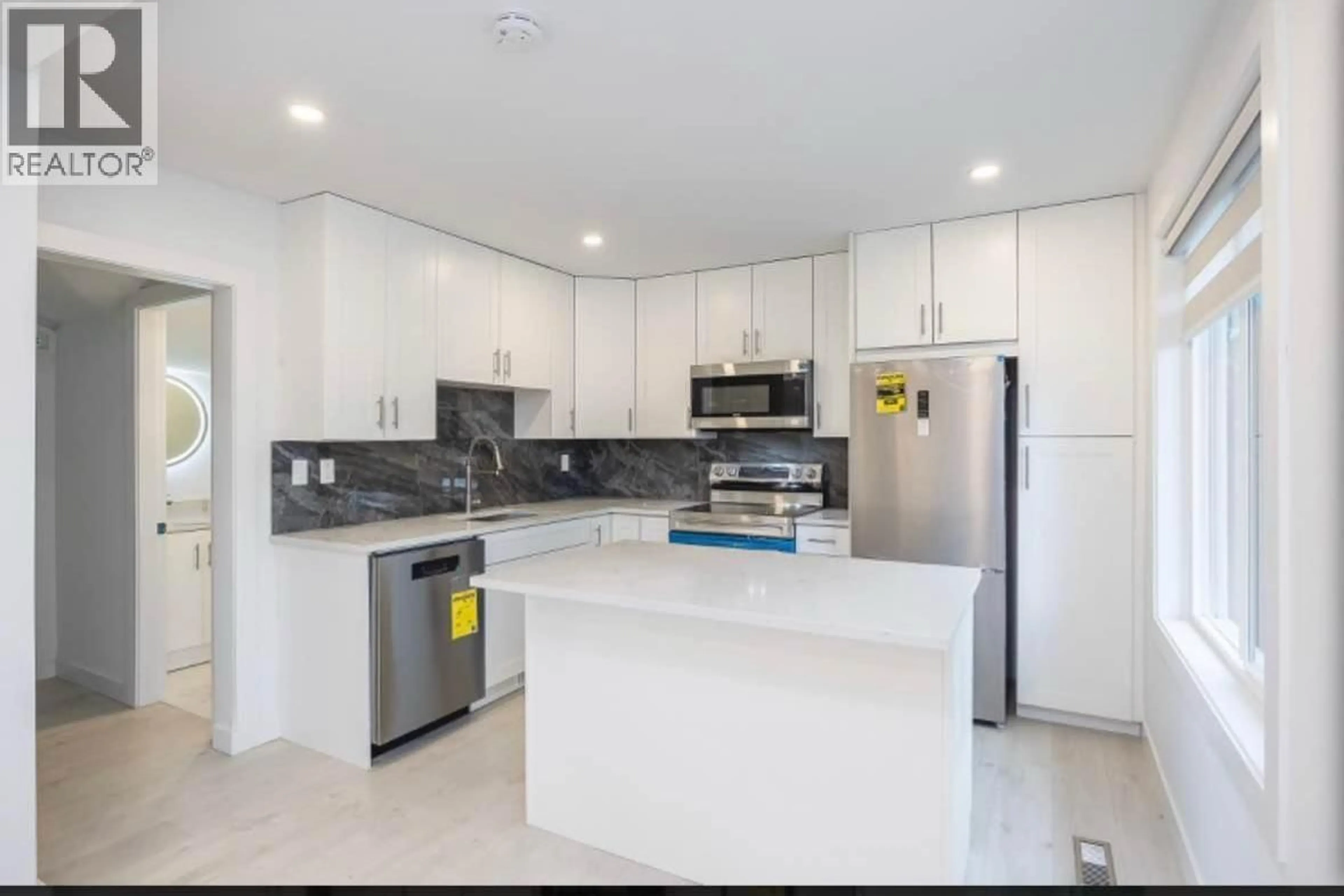 Open concept kitchen, ceramic/tile floor for 20367 KENT STREET, Maple Ridge British Columbia V2X1A7