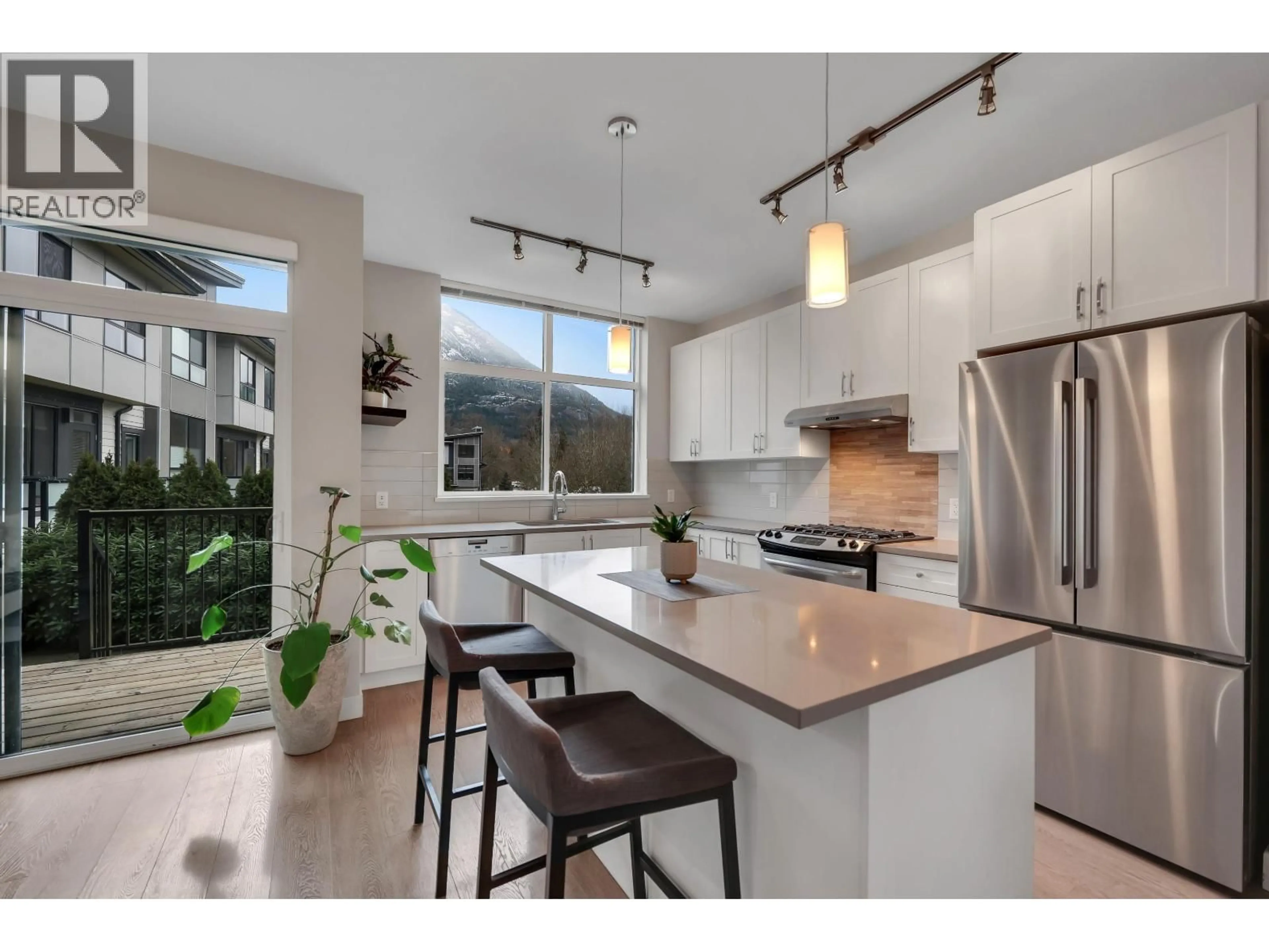 Open concept kitchen, unknown for 38375 EAGLEWIND BOULEVARD, Squamish British Columbia V8B0V4