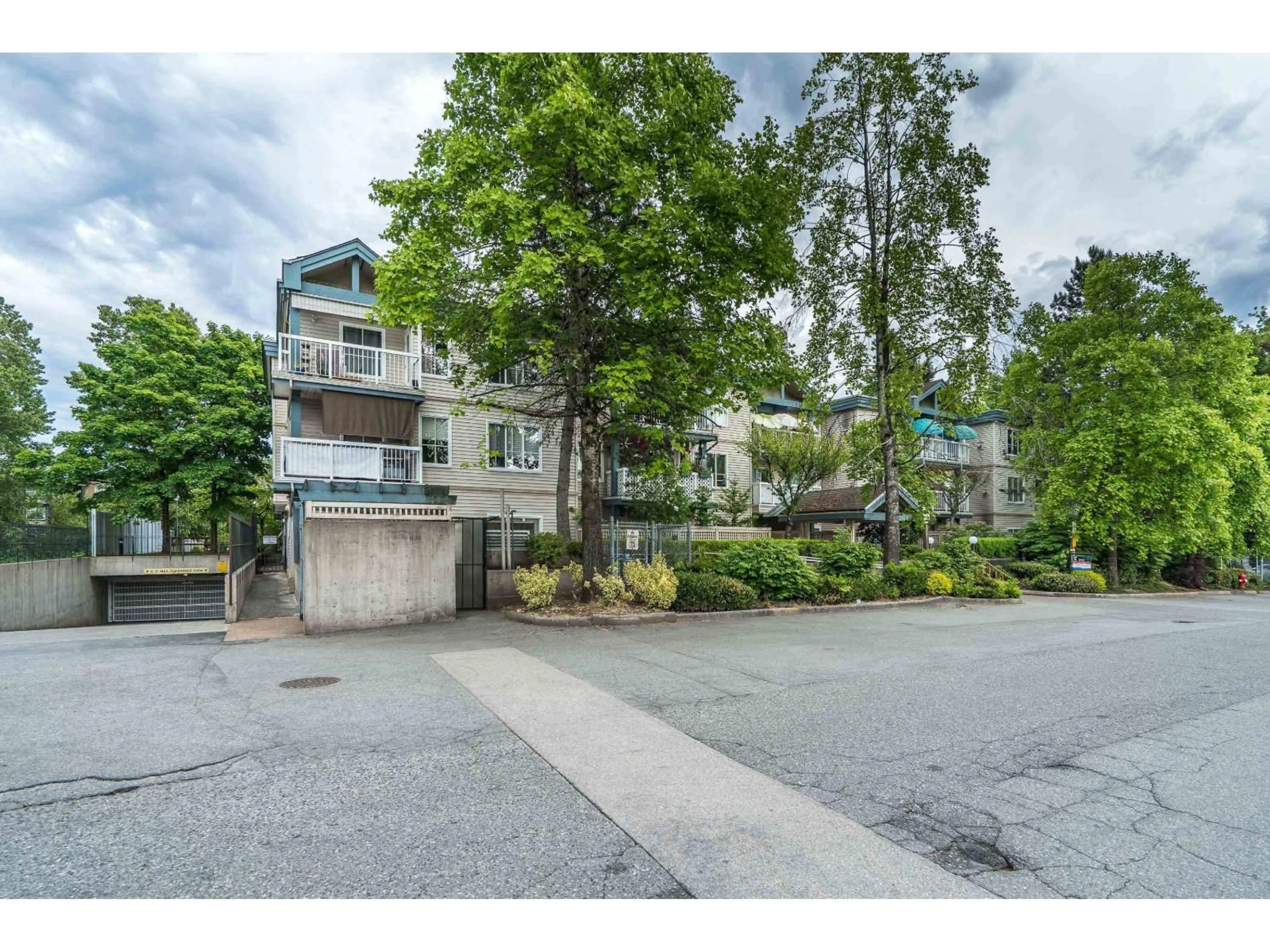 Unknown for 104 - 10668 138 STREET, Surrey British Columbia V3T5T2