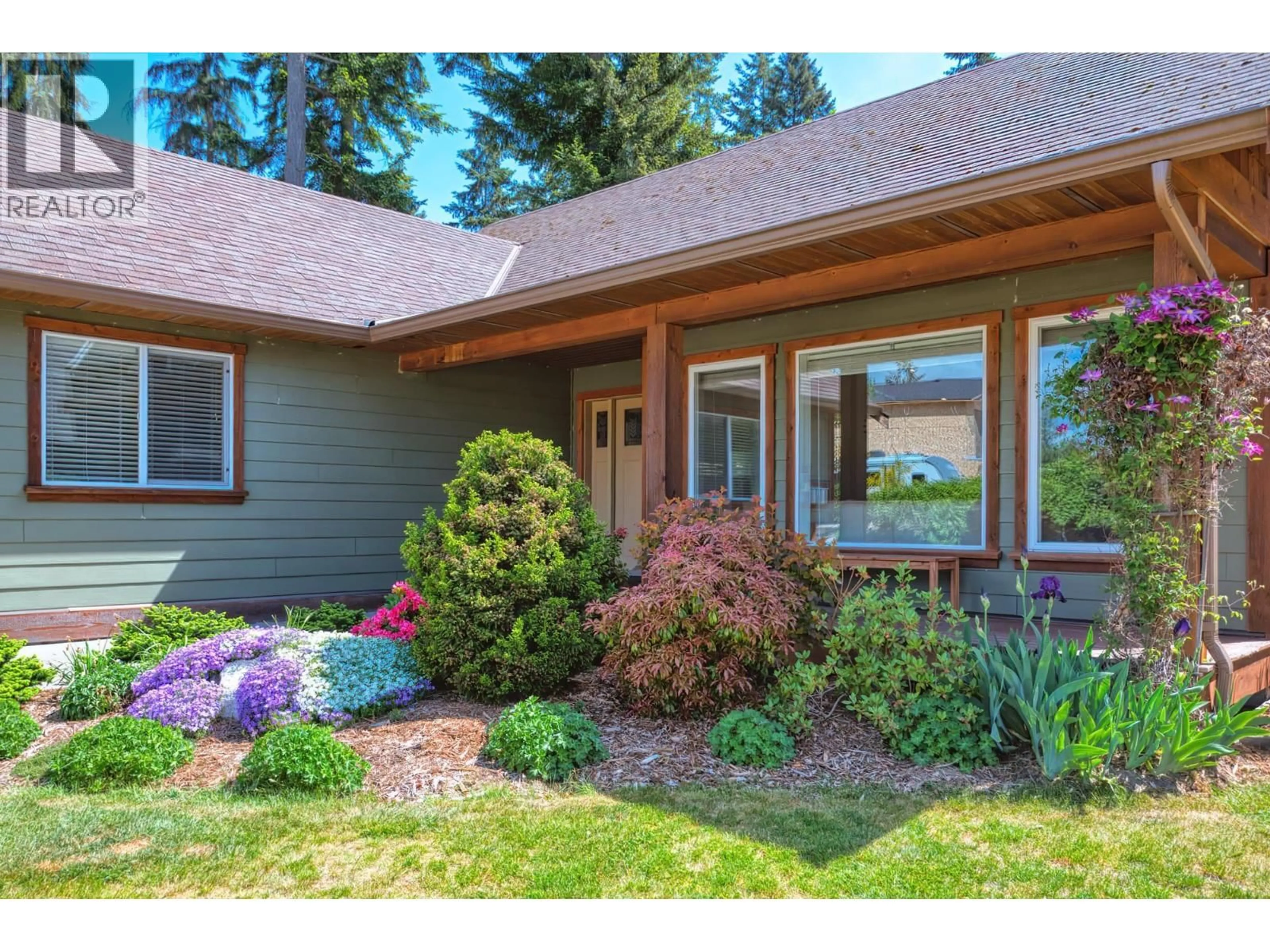 Home with vinyl exterior material, unknown for 1420 SUNDANCE PLACE, Gibsons British Columbia V0N1V5