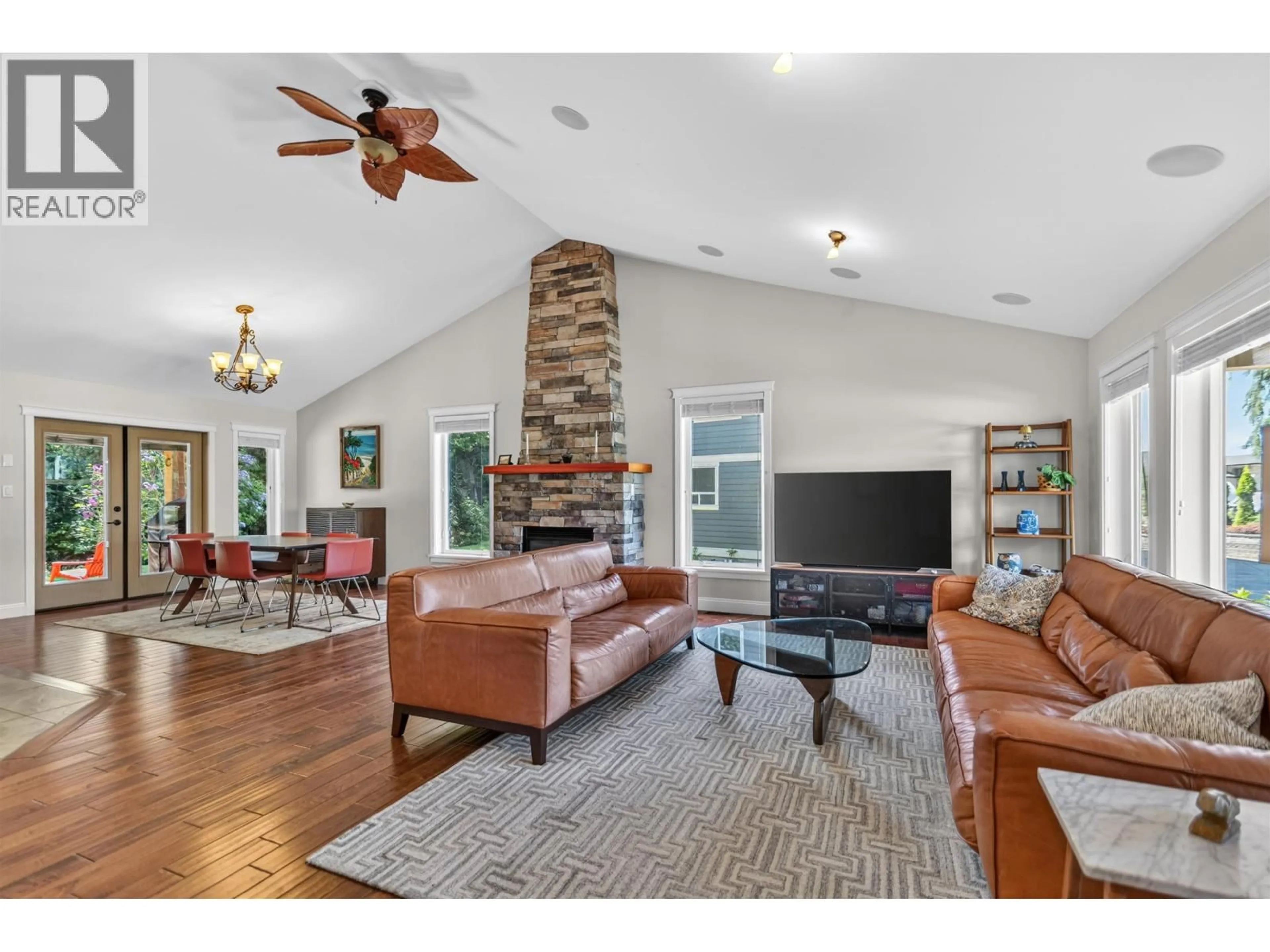 Living room with furniture, unknown for 1420 SUNDANCE PLACE, Gibsons British Columbia V0N1V5