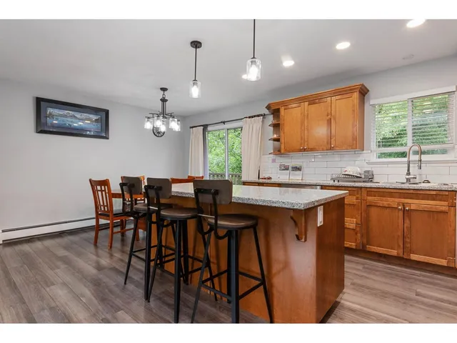 21111 LAKEVIEW CRESCENT, Hope 4