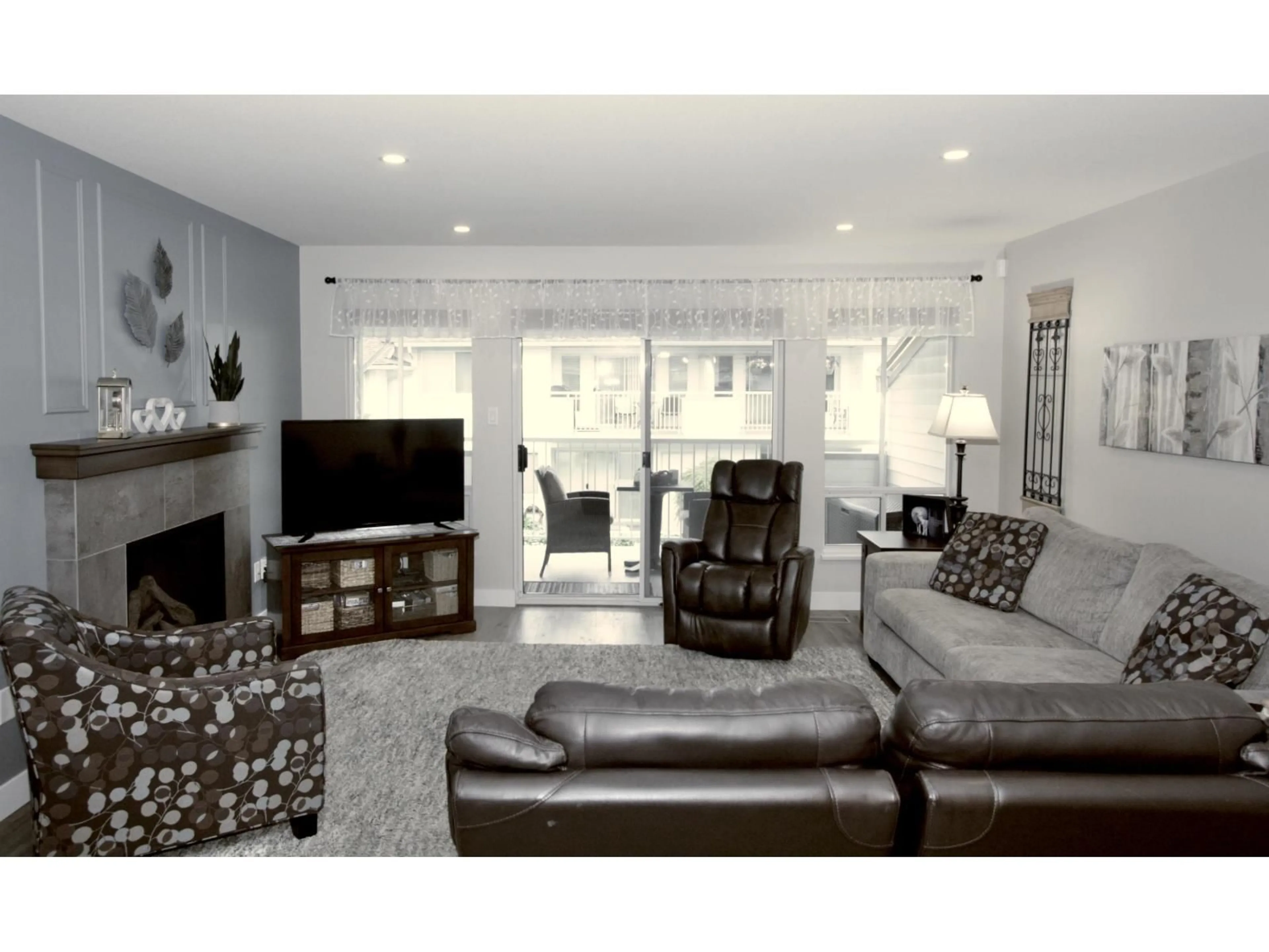 Living room with furniture, unknown for 23 - 3055 TRAFALGAR STREET, Abbotsford British Columbia V2S7X8