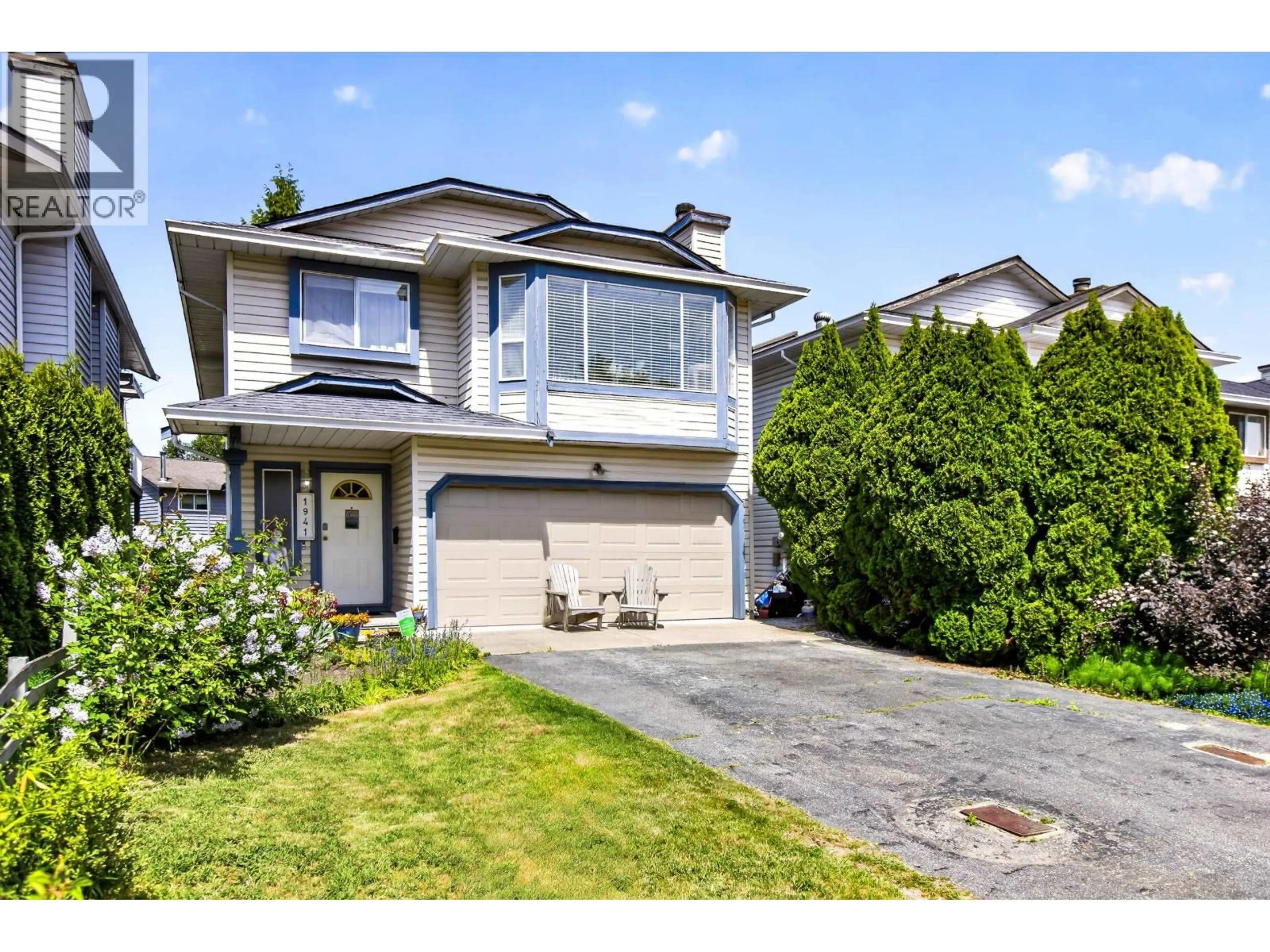 Home with vinyl exterior material, street for 1941 LANGAN AVENUE, Port Coquitlam British Columbia V3C1L1