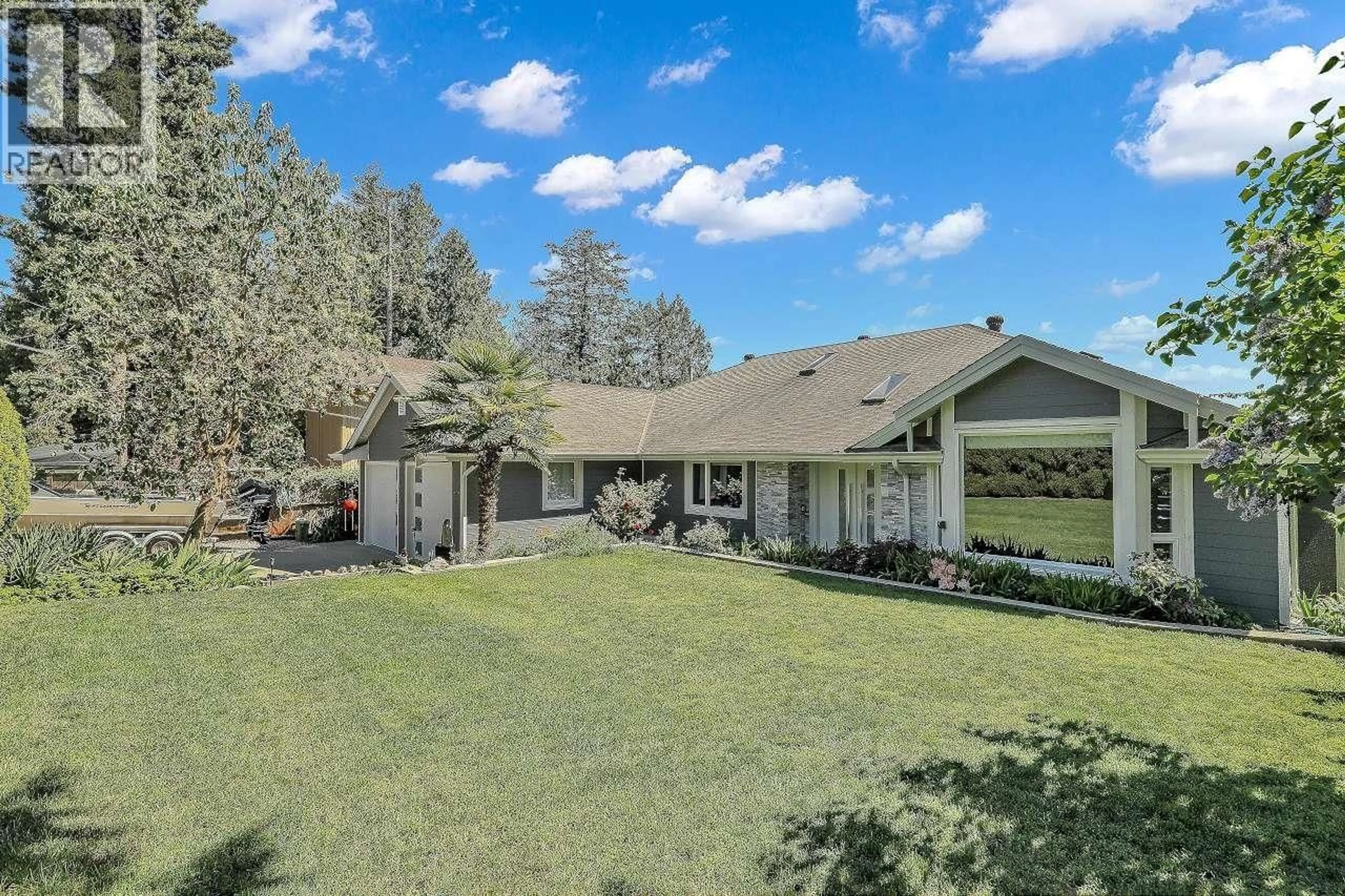 A pic from outside/outdoor area/front of a property/back of a property/a pic from drone, water/lake/river/ocean view for 7811 REDROOFFS ROAD, Halfmoon Bay British Columbia V0N1Y1