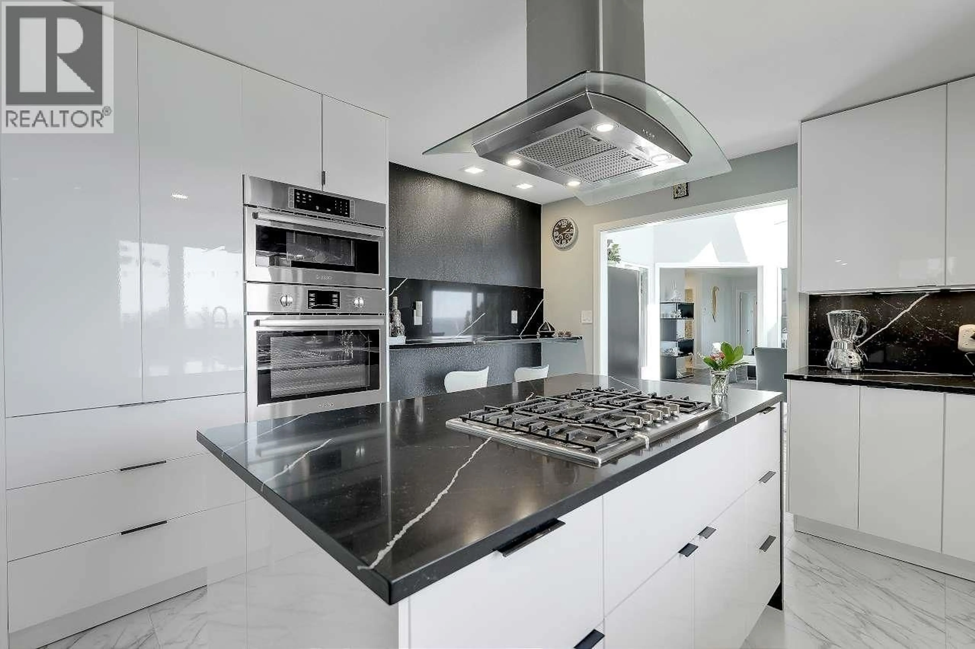 Contemporary kitchen, ceramic/tile floor for 7811 REDROOFFS ROAD, Halfmoon Bay British Columbia V0N1Y1