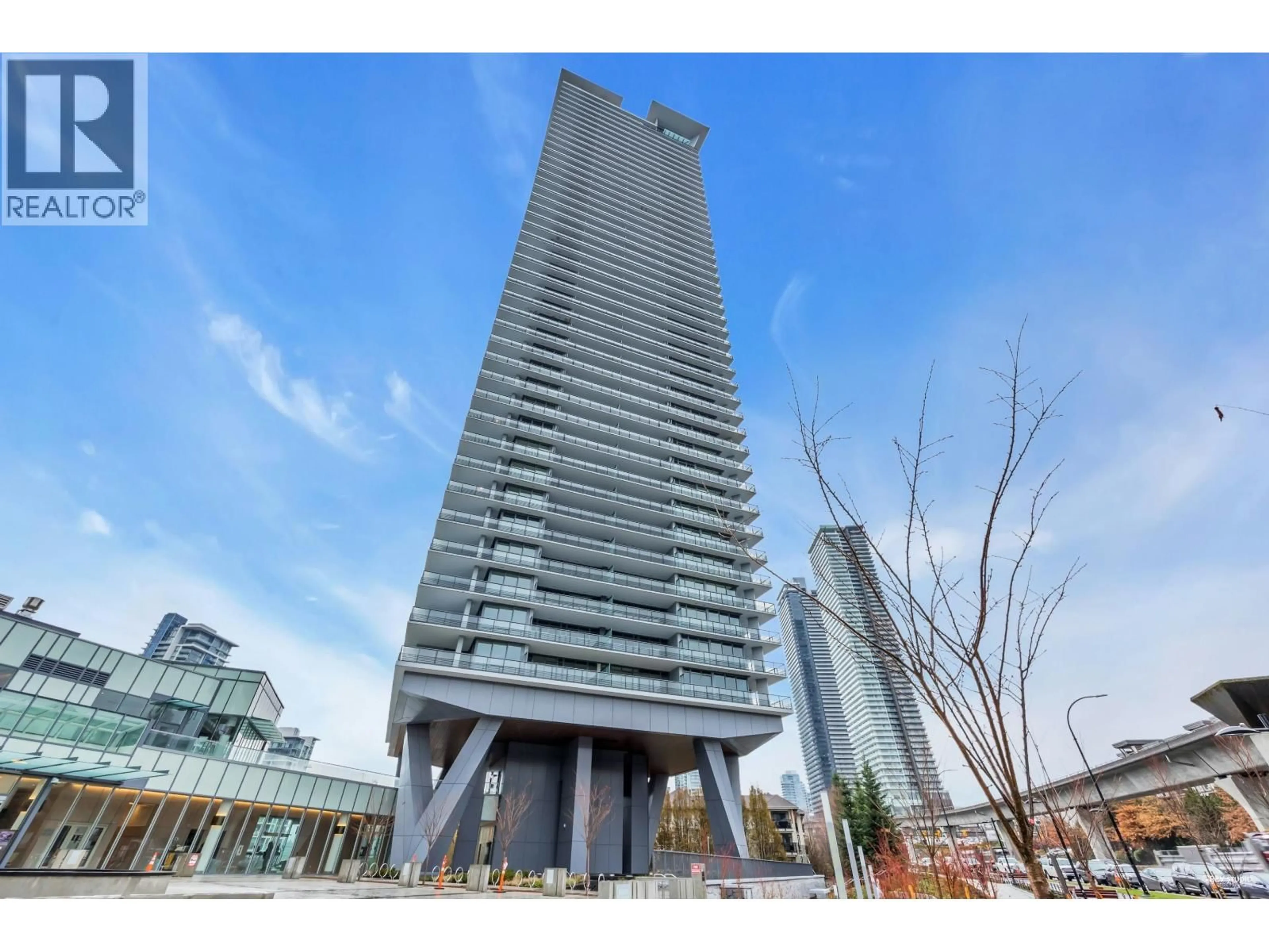 Indoor foyer for 2401 - 4720 LOUGHEED HIGHWAY, Burnaby British Columbia V5C0M8
