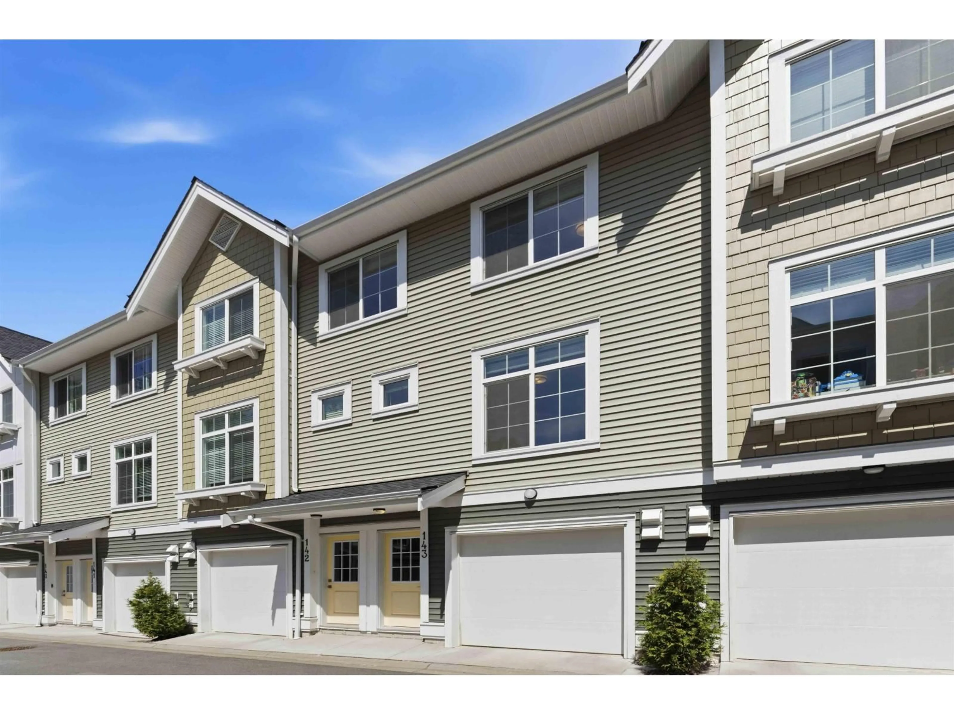 Home with vinyl exterior material, street for 143 - 20180 84 AVENUE, Langley British Columbia V2Y3N5