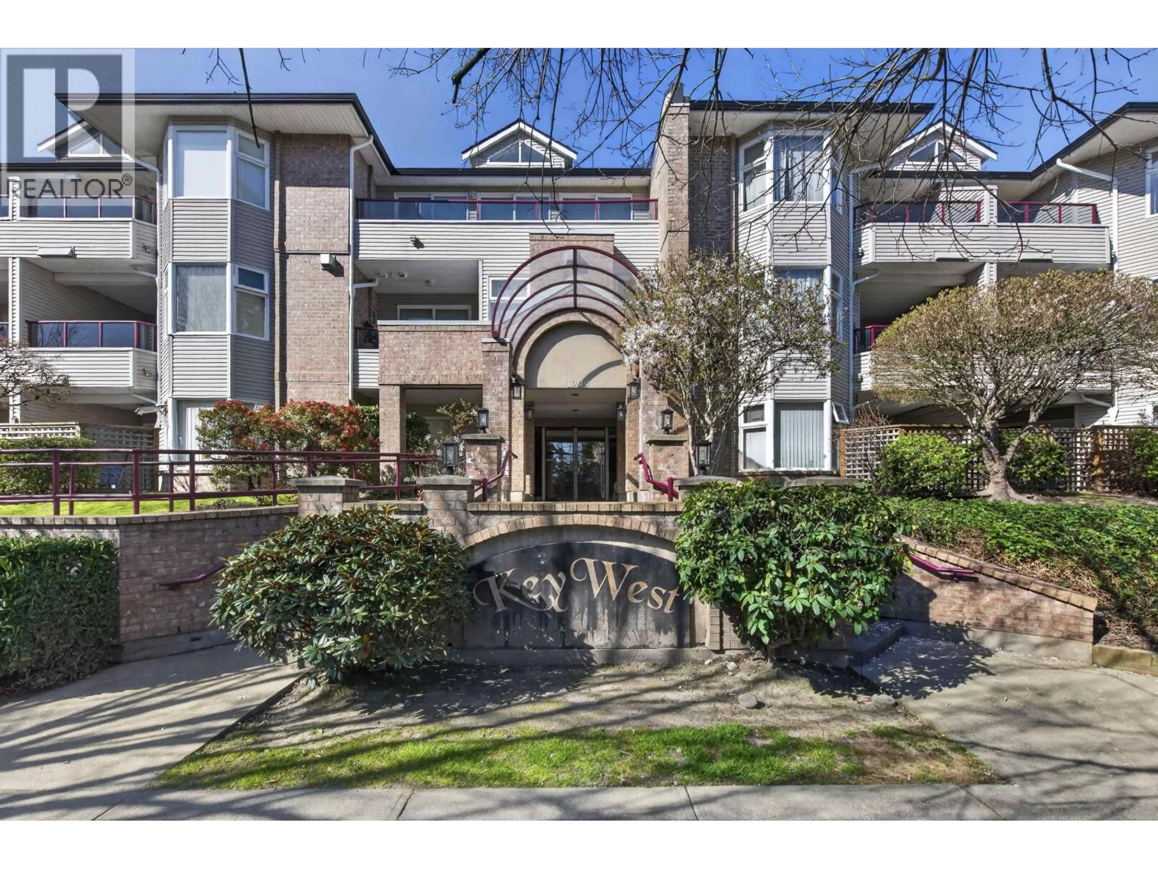 Indoor foyer for 1999 SUFFOLK AVENUE, Port Coquitlam British Columbia V3B7X7