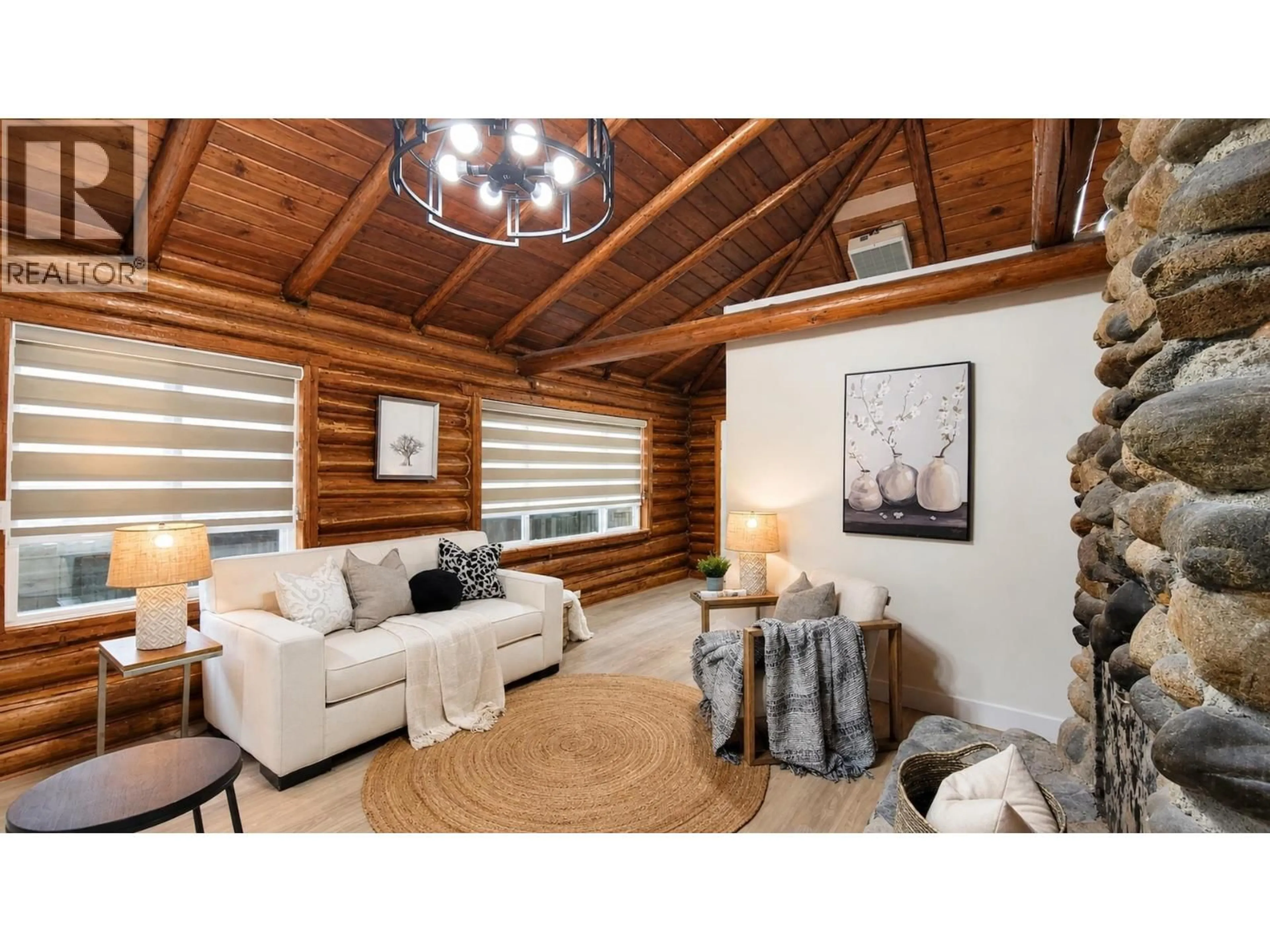 Living room with furniture, wood/laminate floor for 1370 PRAIRIE AVENUE, Port Coquitlam British Columbia V3B1T2