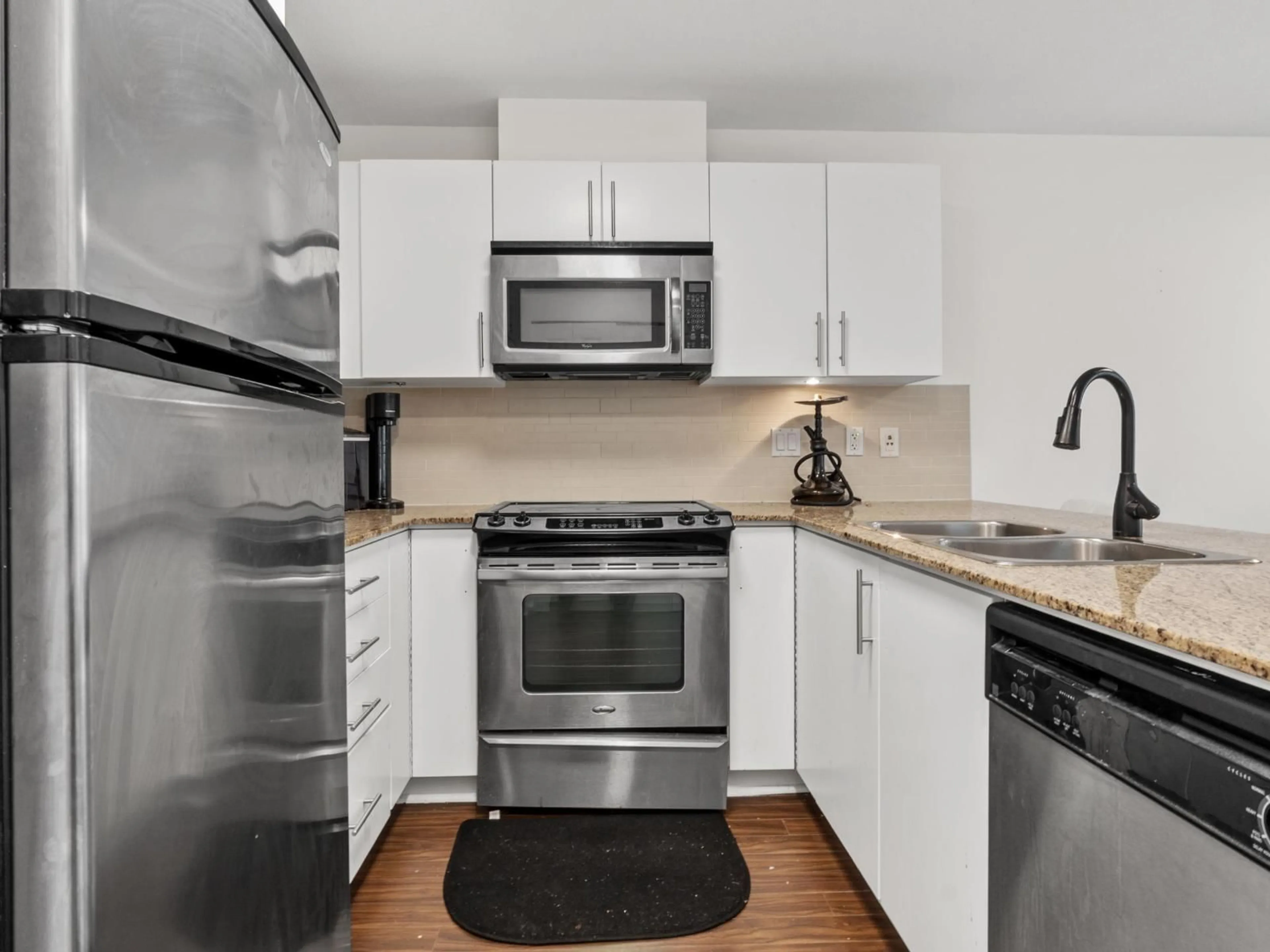 Standard kitchen, unknown for 322 - 8915 202 STREET, Langley British Columbia V1M0B5