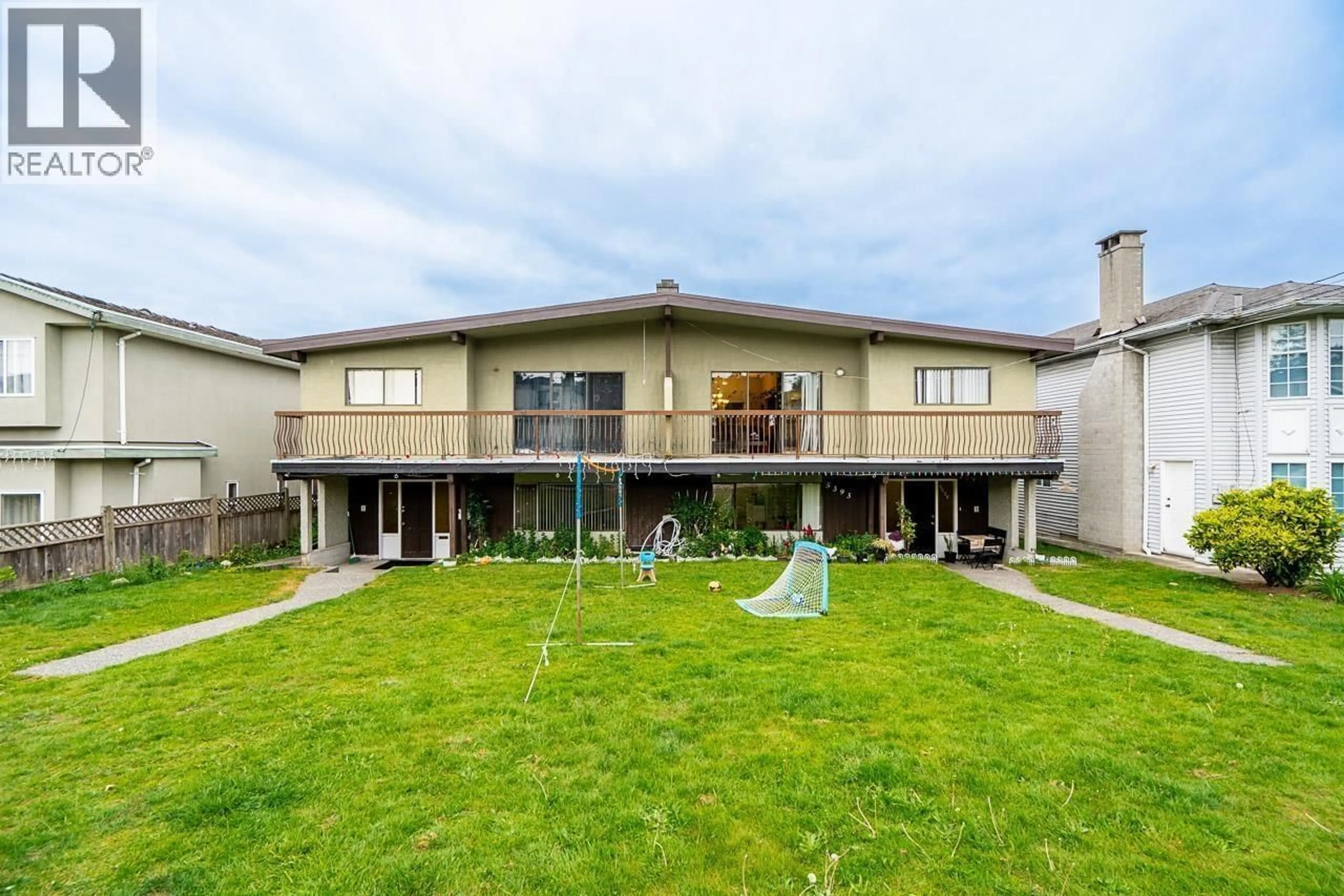 A pic from outside/outdoor area/front of a property/back of a property/a pic from drone, building for 5391 NORFOLK STREET, Burnaby British Columbia V5G1G3