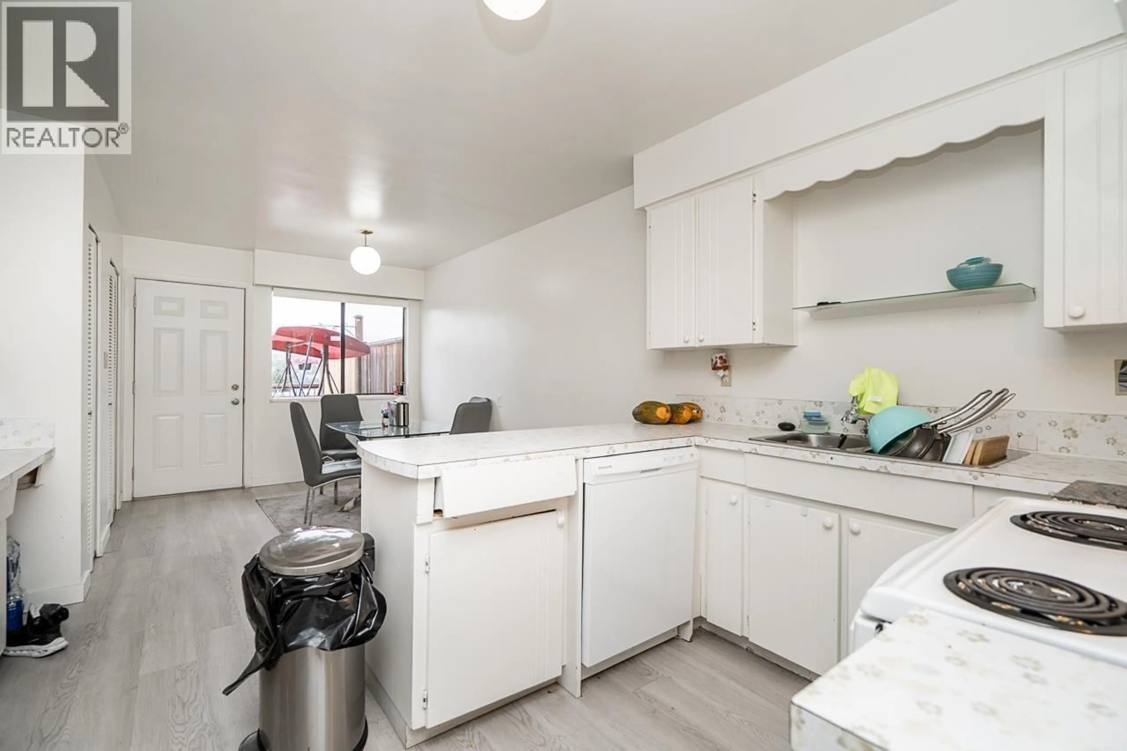 Standard kitchen, unknown for 5391 NORFOLK STREET, Burnaby British Columbia V5G1G3